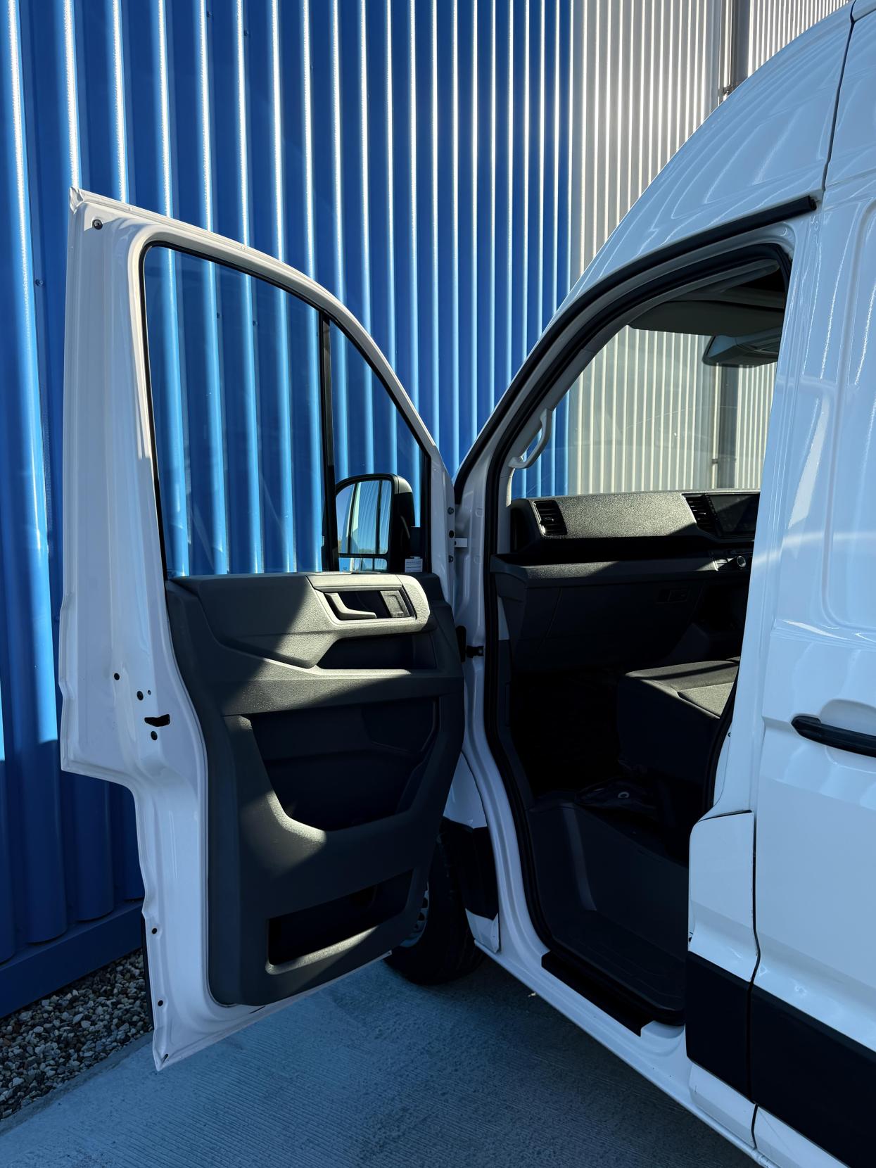 Volkswagen Crafter 2.0 TDI CR35 Trendline Panel Van 5dr Diesel Manual FWD MWB Euro 6 (s/s) (140 ps)