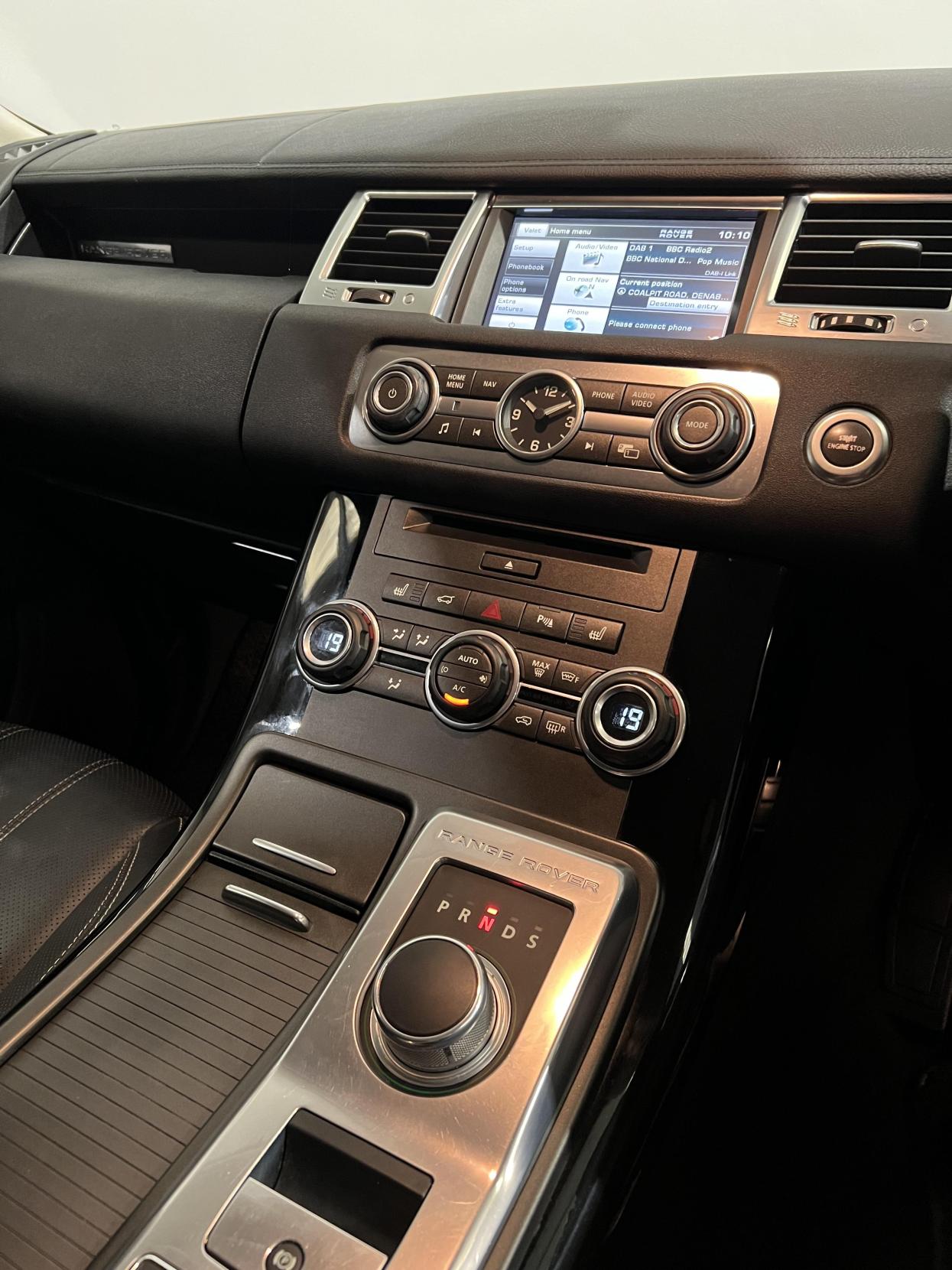 Land Rover Range Rover Sport 3.0 SD V6 HSE SUV 5dr Diesel Auto 4WD Euro 5 (255 bhp)