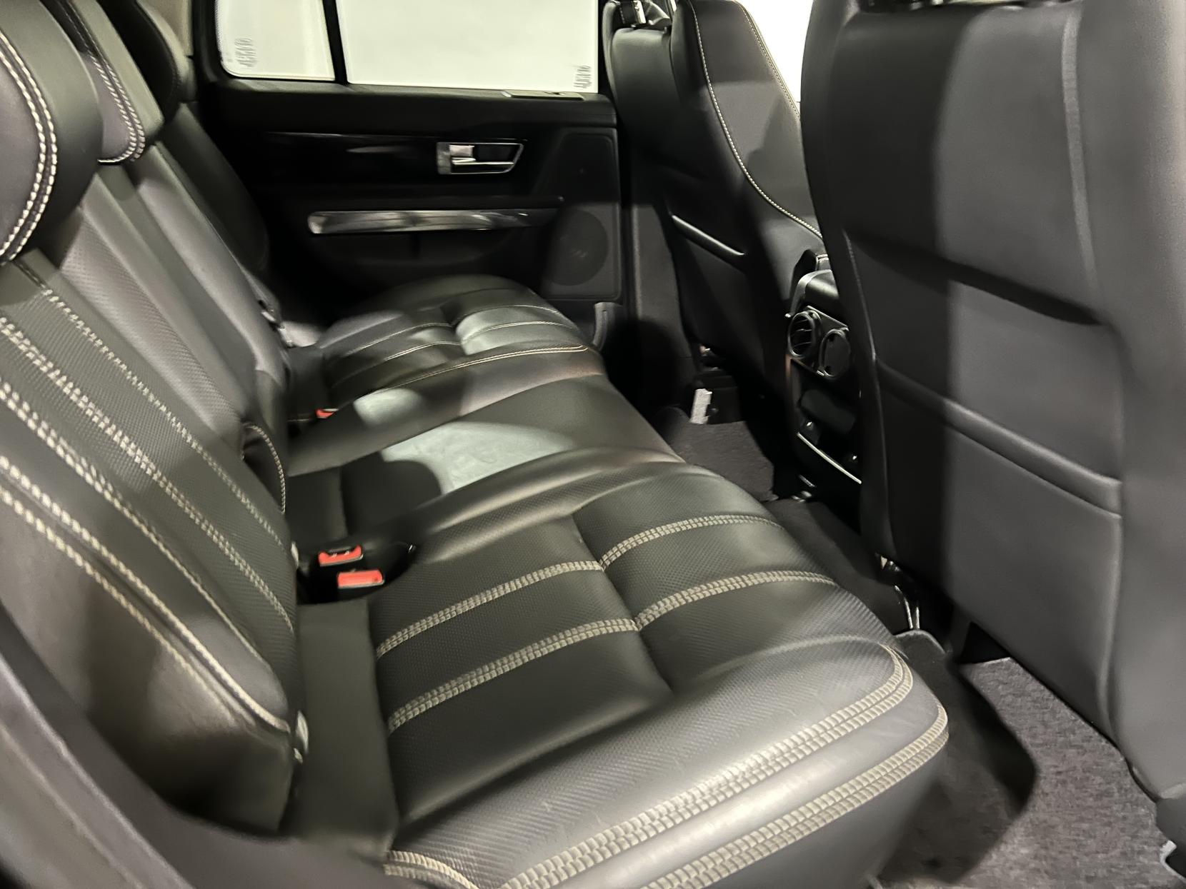 Land Rover Range Rover Sport 3.0 SD V6 HSE SUV 5dr Diesel Auto 4WD Euro 5 (255 bhp)