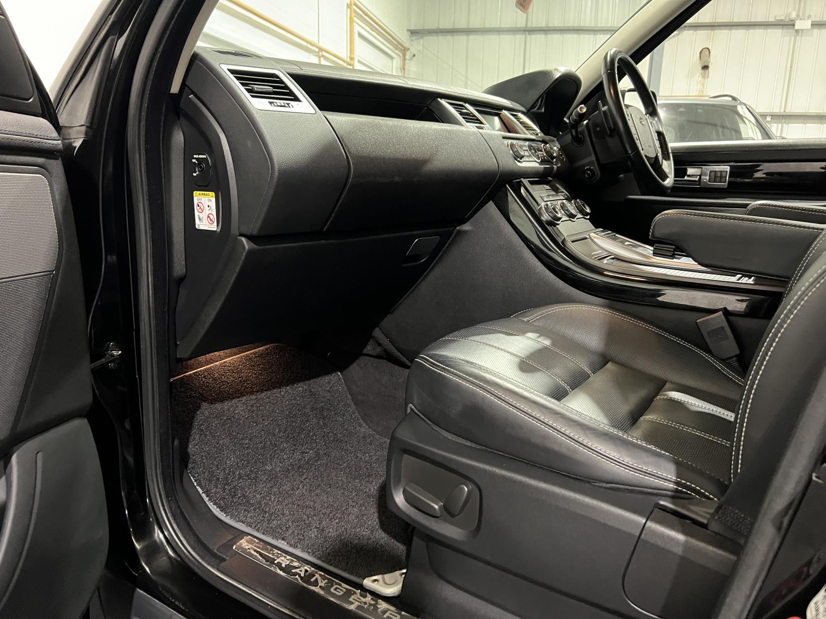 Land Rover Range Rover Sport 3.0 SD V6 HSE SUV 5dr Diesel Auto 4WD Euro 5 (255 bhp)