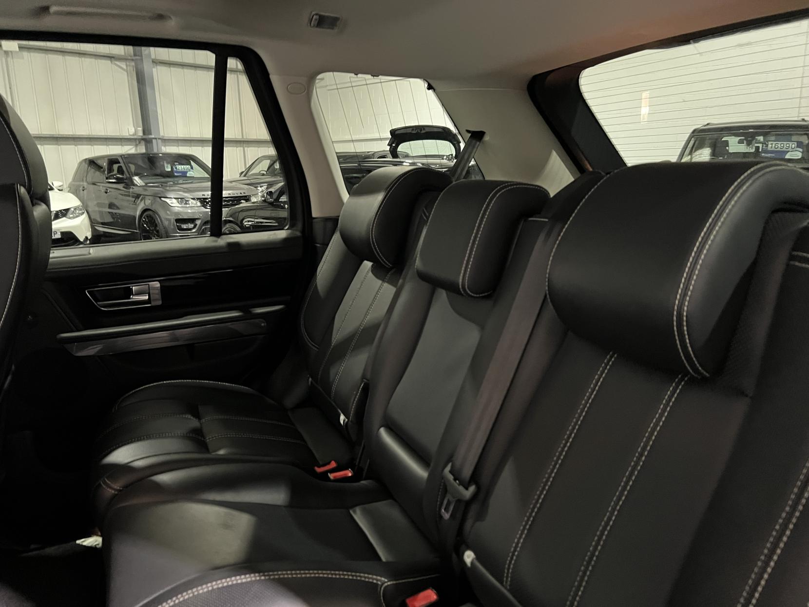 Land Rover Range Rover Sport 3.0 SD V6 HSE SUV 5dr Diesel Auto 4WD Euro 5 (255 bhp)