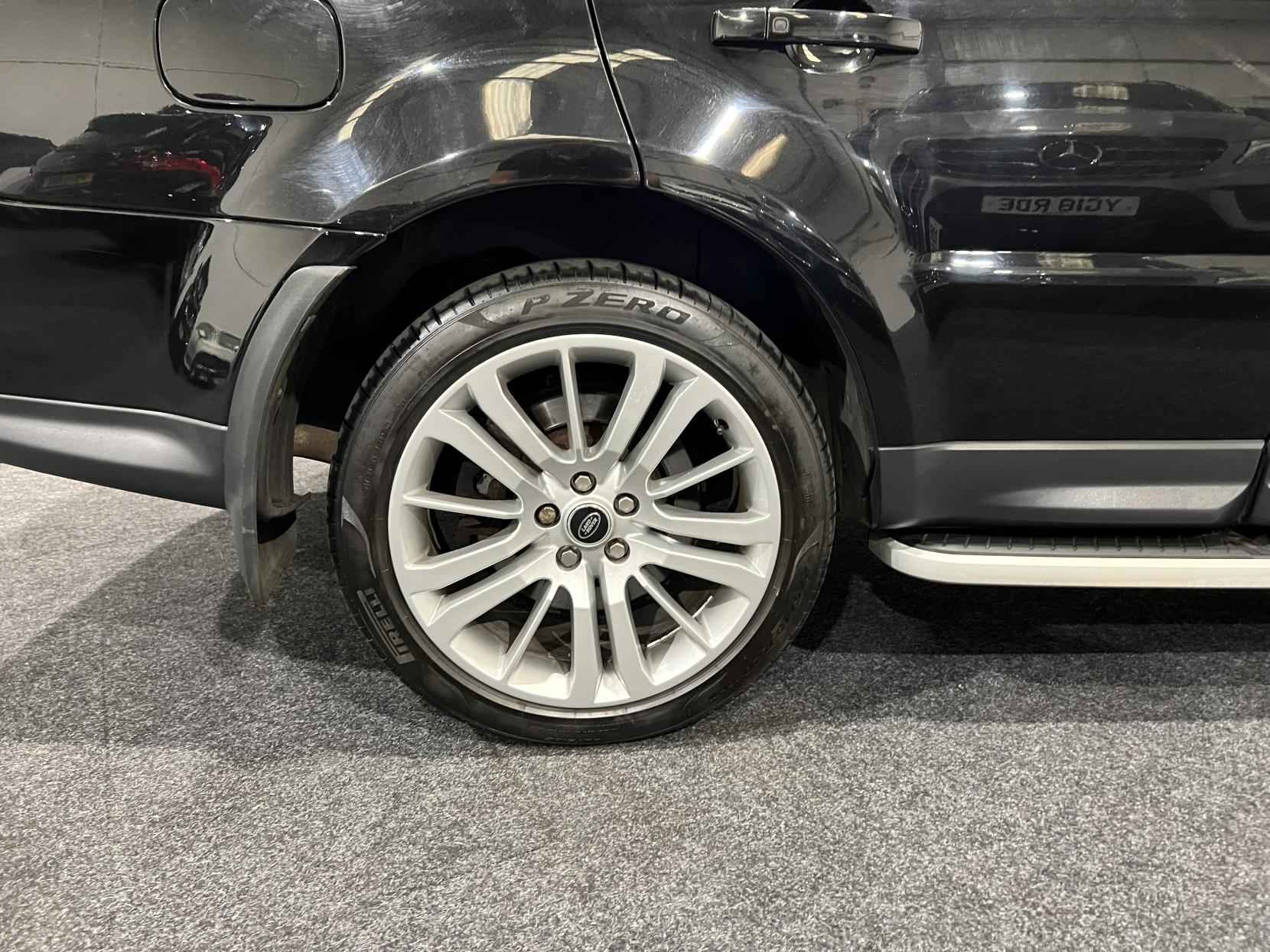 Land Rover Range Rover Sport 3.0 SD V6 HSE SUV 5dr Diesel Auto 4WD Euro 5 (255 bhp)