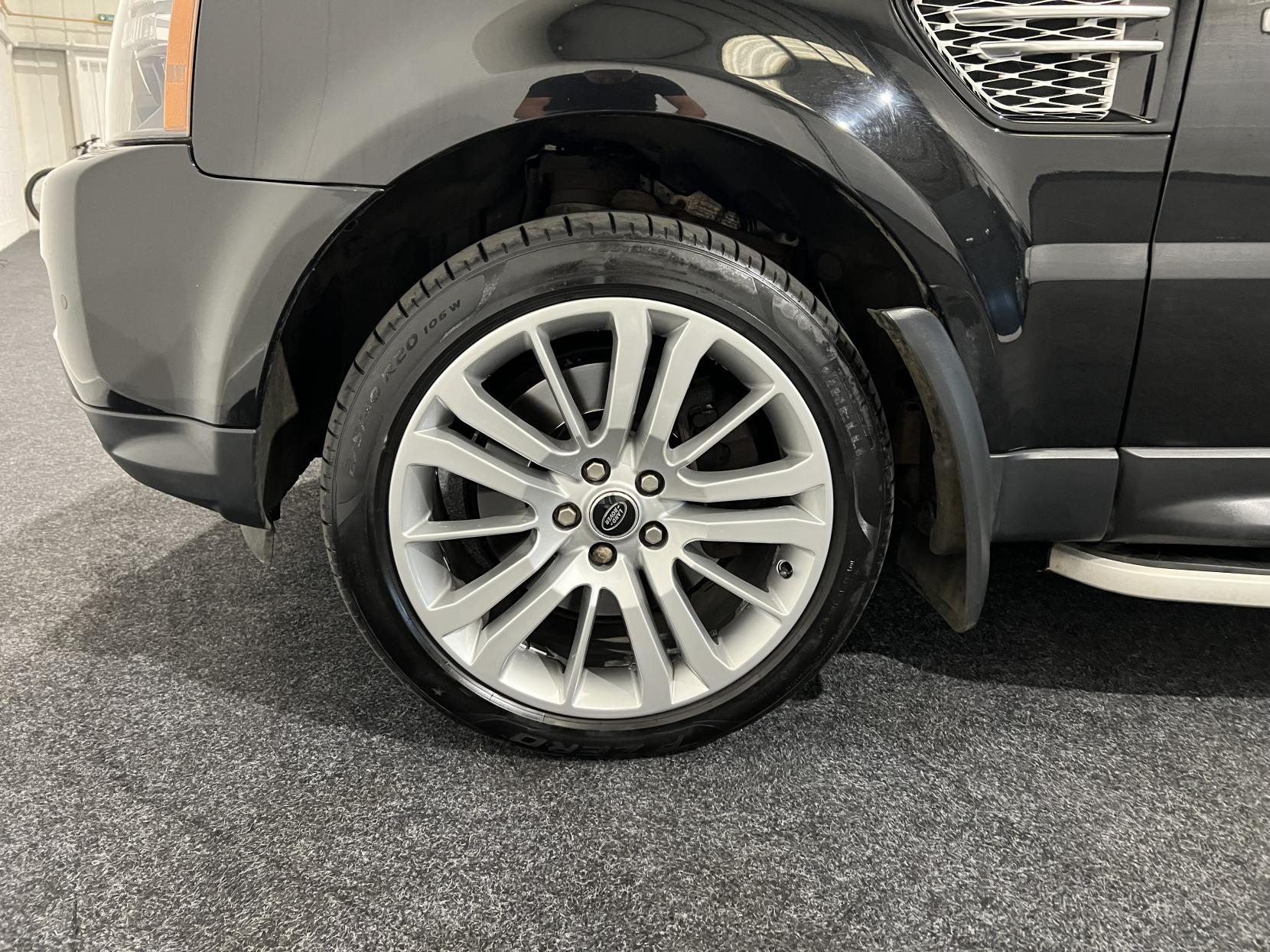 Land Rover Range Rover Sport 3.0 SD V6 HSE SUV 5dr Diesel Auto 4WD Euro 5 (255 bhp)