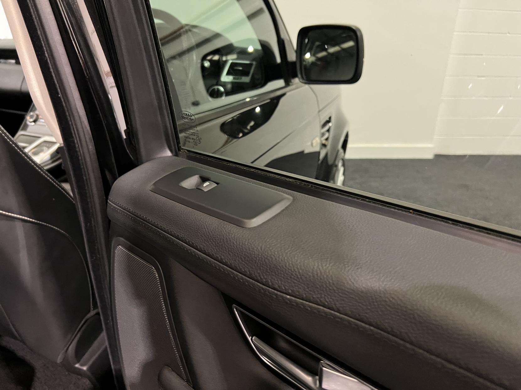 Land Rover Range Rover Sport 3.0 SD V6 HSE SUV 5dr Diesel Auto 4WD Euro 5 (255 bhp)