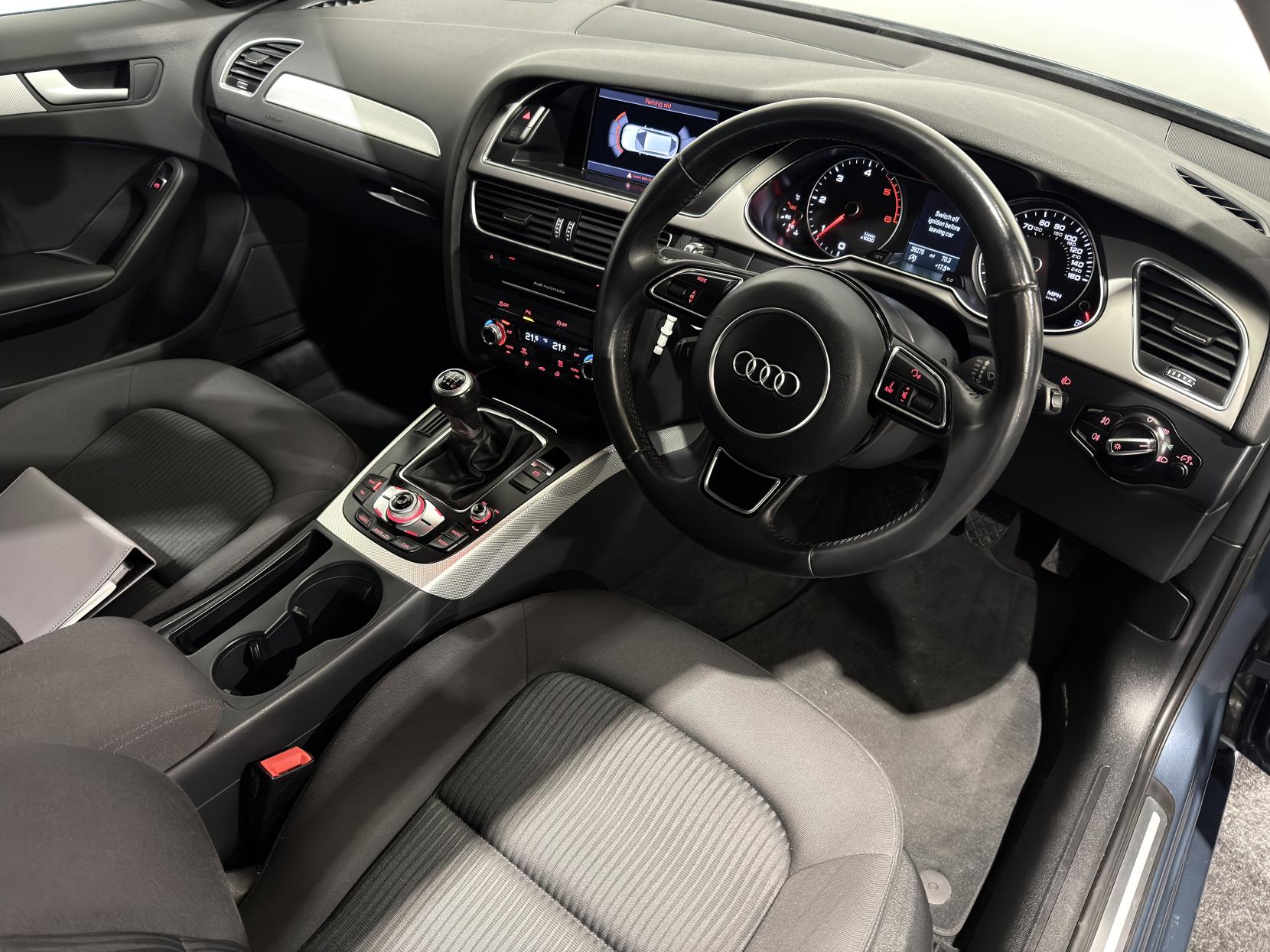 Audi A4 Avant 2.0 TDI ultra SE Estate 5dr Diesel Manual Euro 6 (s/s) (163 ps)
