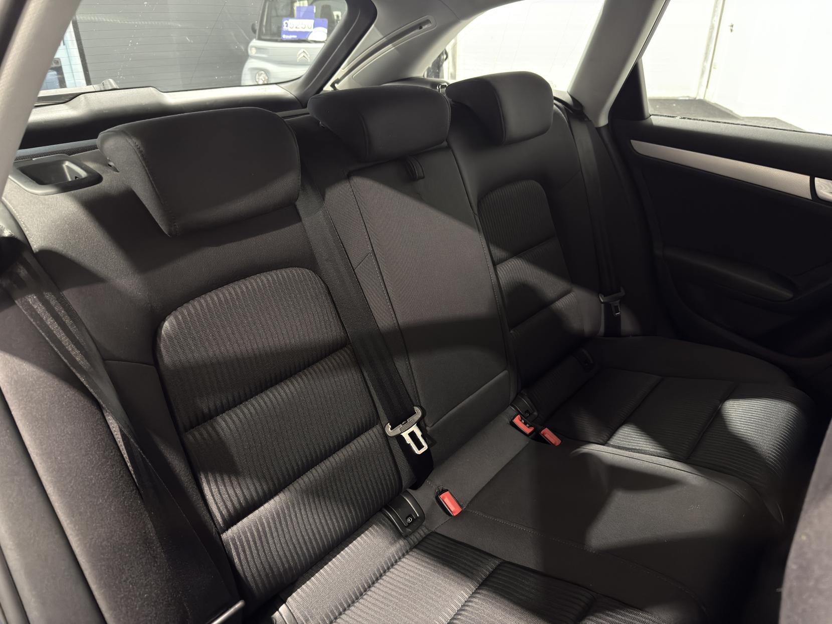 Audi A4 Avant 2.0 TDI ultra SE Estate 5dr Diesel Manual Euro 6 (s/s) (163 ps)