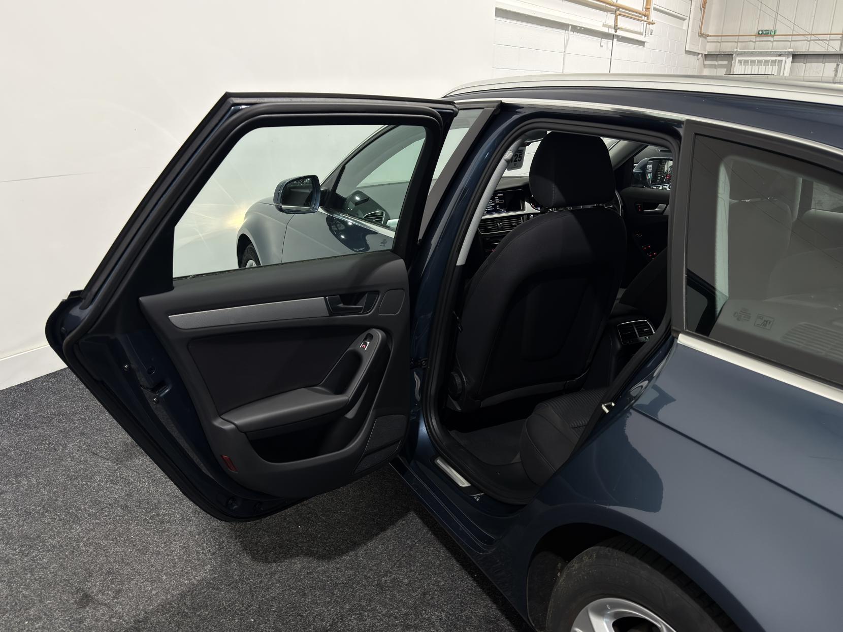 Audi A4 Avant 2.0 TDI ultra SE Estate 5dr Diesel Manual Euro 6 (s/s) (163 ps)
