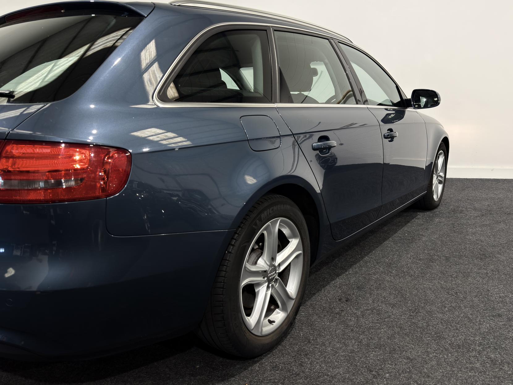 Audi A4 Avant 2.0 TDI ultra SE Estate 5dr Diesel Manual Euro 6 (s/s) (163 ps)