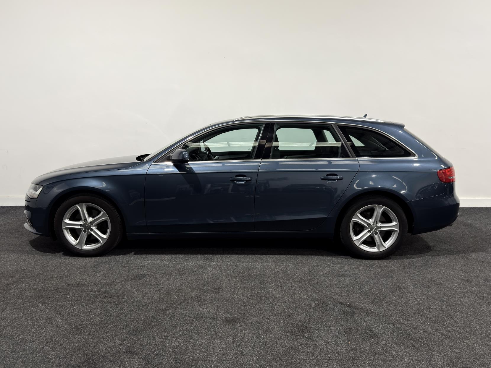 Audi A4 Avant 2.0 TDI ultra SE Estate 5dr Diesel Manual Euro 6 (s/s) (163 ps)