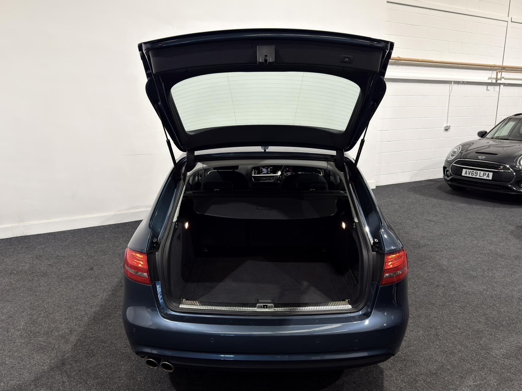 Audi A4 Avant 2.0 TDI ultra SE Estate 5dr Diesel Manual Euro 6 (s/s) (163 ps)