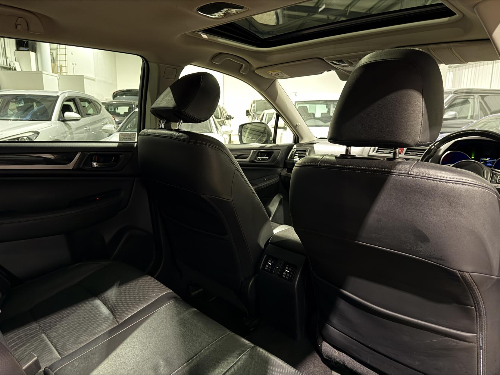 Subaru Outback 2.0D SE Premium Estate 5dr Diesel Lineartronic 4WD Euro 6 (150 ps)