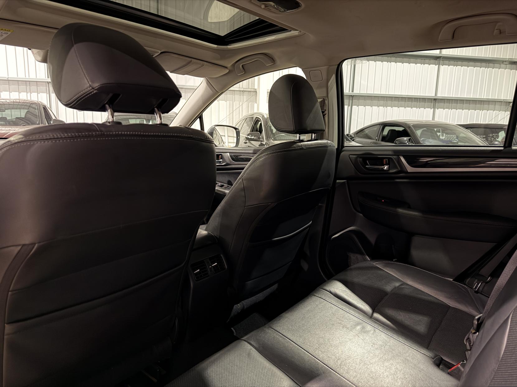 Subaru Outback 2.0D SE Premium Estate 5dr Diesel Lineartronic 4WD Euro 6 (150 ps)