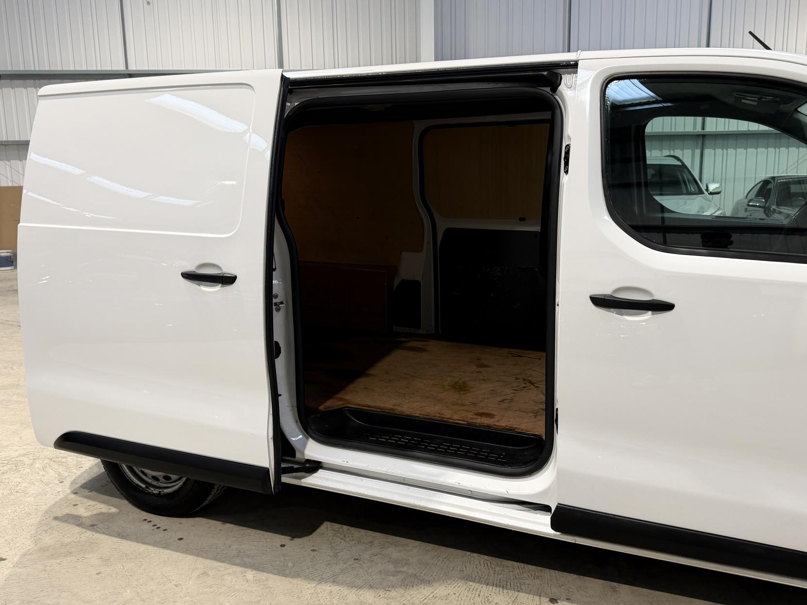 Citroen Dispatch 1.5 BlueHDi 1000 Enterprise Pro M Panel Van 6dr Diesel Manual FWD 2 Euro 6 (s/s) (100 ps)