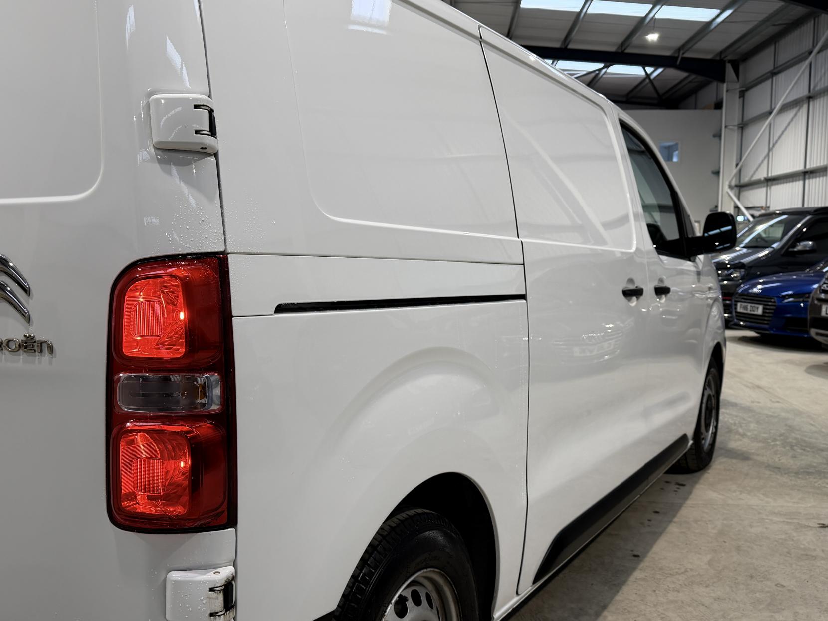 Citroen Dispatch 1.5 BlueHDi 1000 Enterprise Pro M Panel Van 6dr Diesel Manual FWD 2 Euro 6 (s/s) (100 ps)