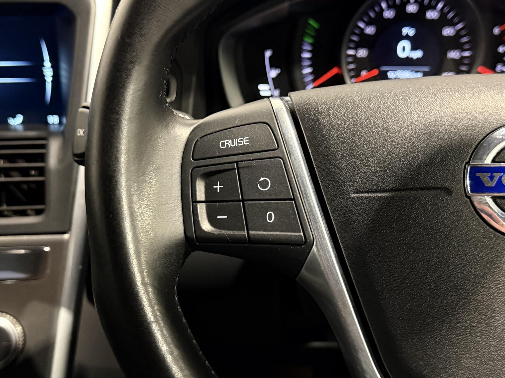 Volvo XC60 2.0 D4 SE Nav SUV 5dr Diesel Manual Euro 6 (s/s) (181 ps)