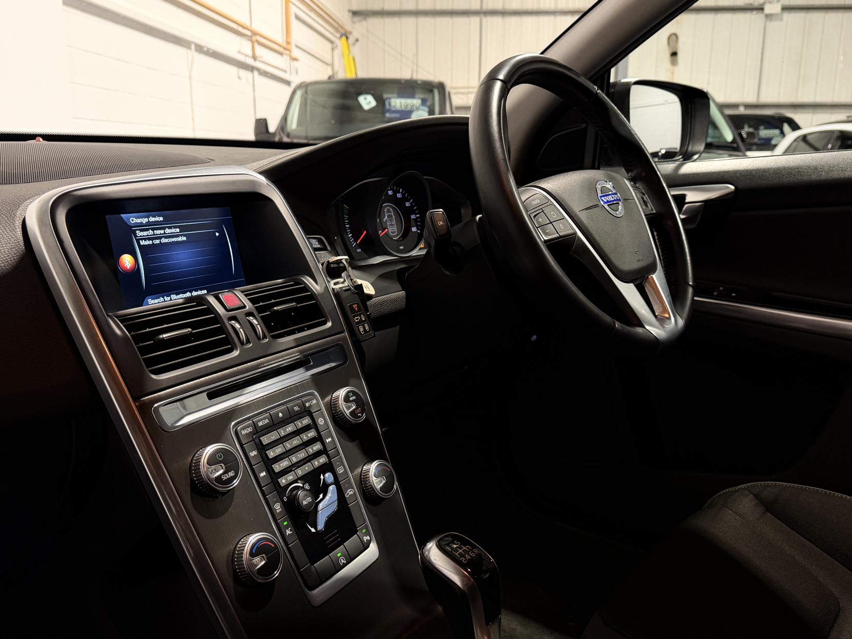 Volvo XC60 2.0 D4 SE Nav SUV 5dr Diesel Manual Euro 6 (s/s) (181 ps)