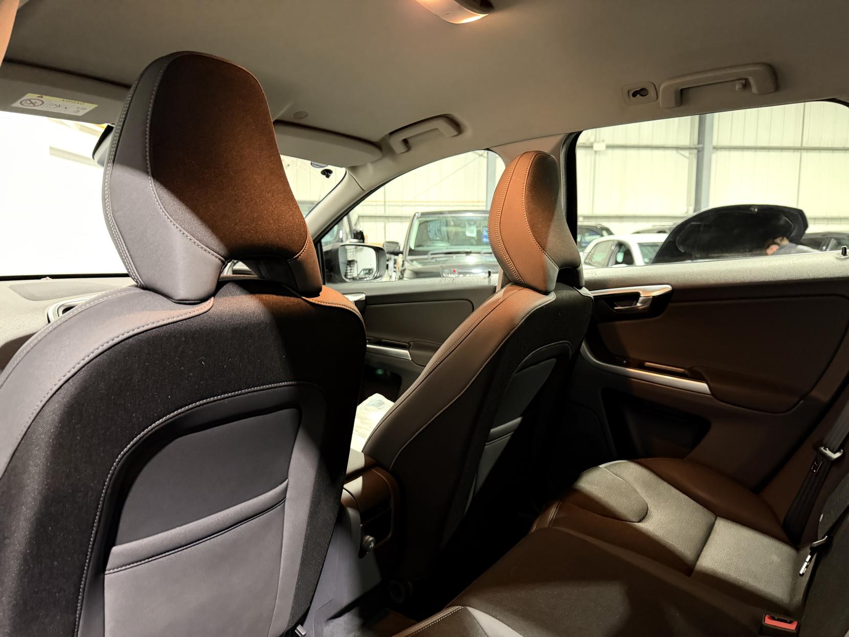 Volvo XC60 2.0 D4 SE Nav SUV 5dr Diesel Manual Euro 6 (s/s) (181 ps)