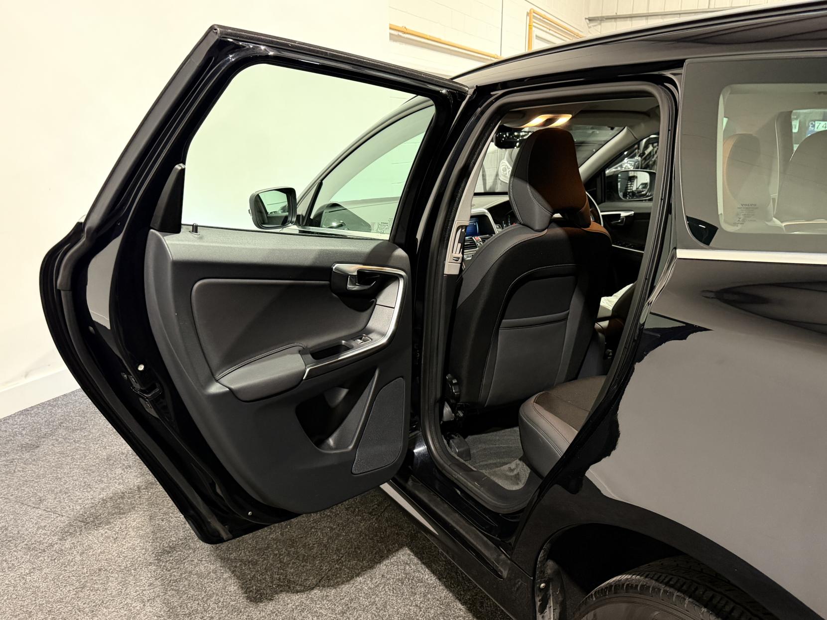 Volvo XC60 2.0 D4 SE Nav SUV 5dr Diesel Manual Euro 6 (s/s) (181 ps)