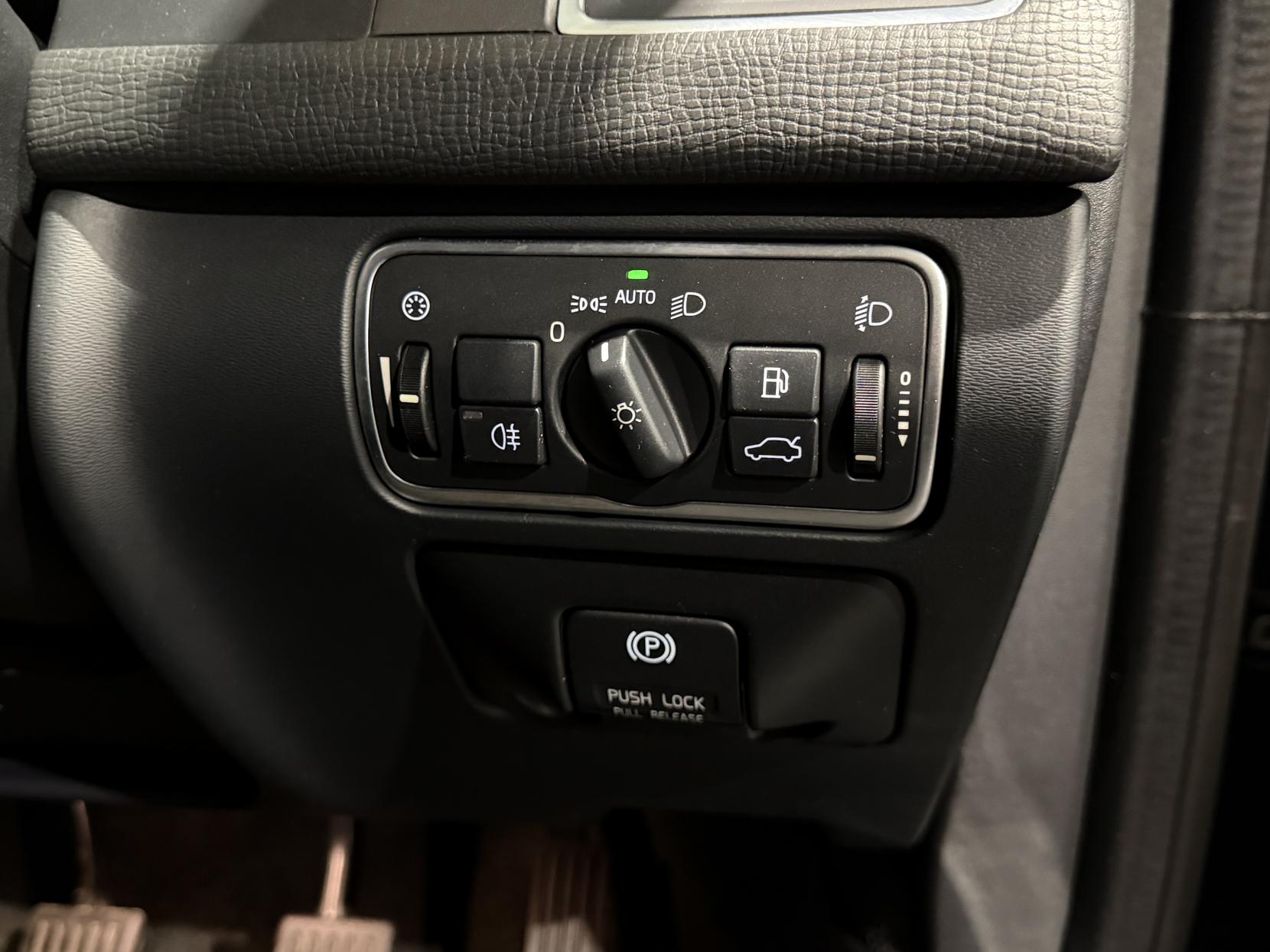 Volvo XC60 2.0 D4 SE Nav SUV 5dr Diesel Manual Euro 6 (s/s) (181 ps)