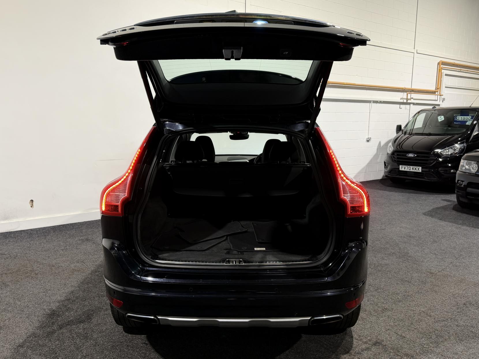 Volvo XC60 2.0 D4 SE Nav SUV 5dr Diesel Manual Euro 6 (s/s) (181 ps)