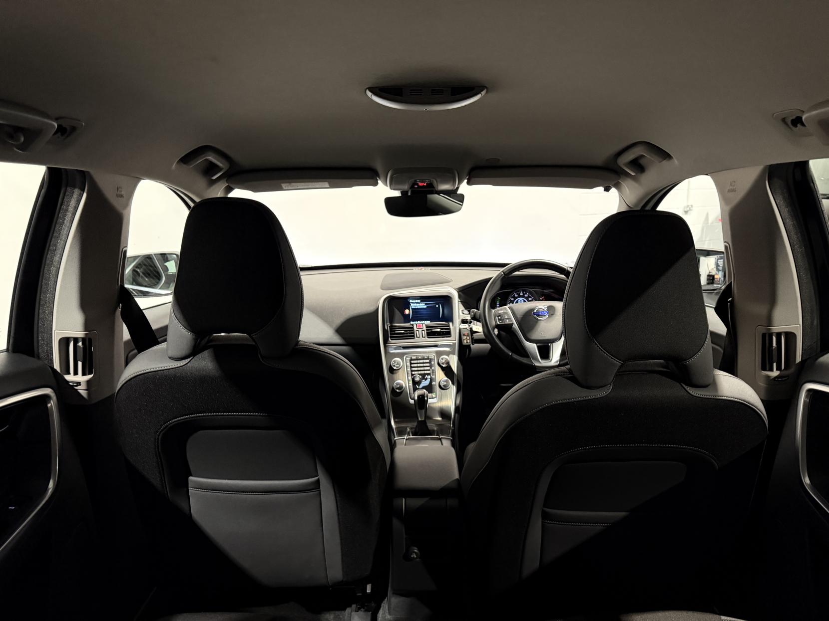 Volvo XC60 2.0 D4 SE Nav SUV 5dr Diesel Manual Euro 6 (s/s) (181 ps)