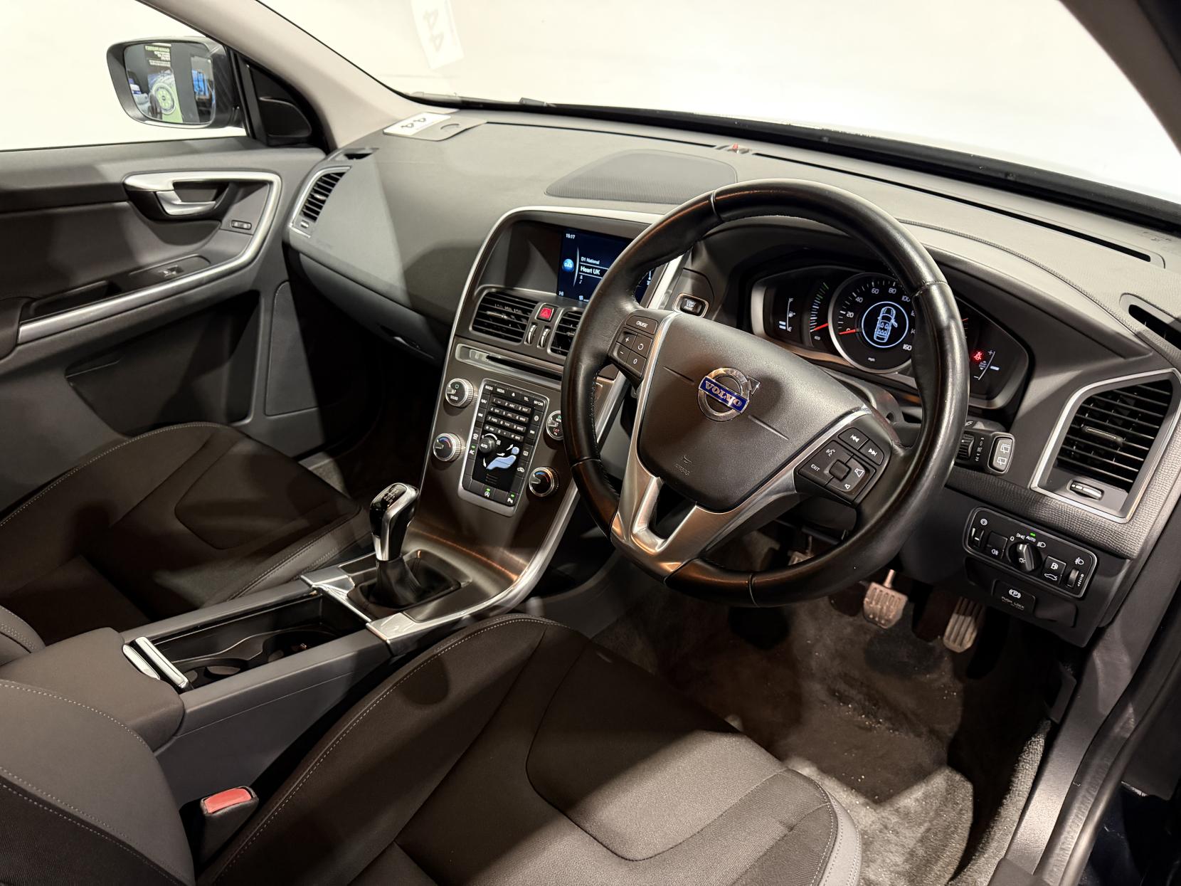 Volvo XC60 2.0 D4 SE Nav SUV 5dr Diesel Manual Euro 6 (s/s) (181 ps)