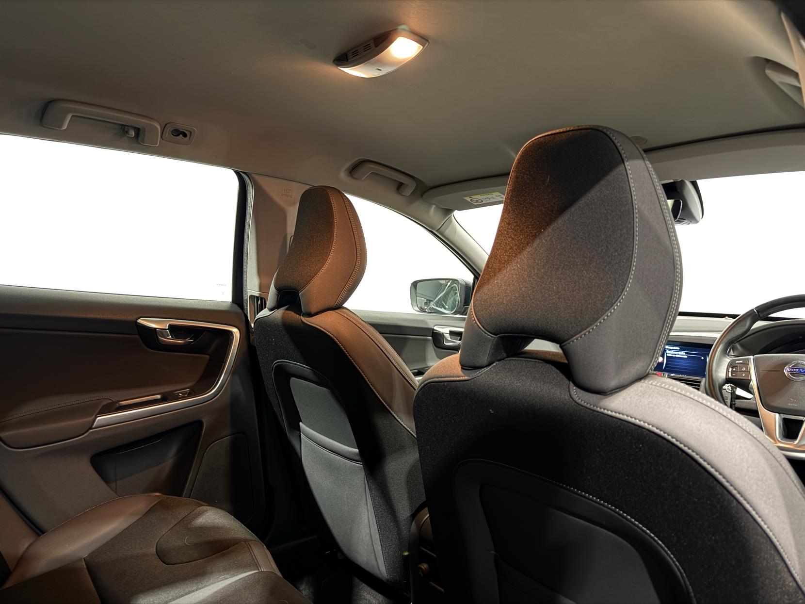 Volvo XC60 2.0 D4 SE Nav SUV 5dr Diesel Manual Euro 6 (s/s) (181 ps)