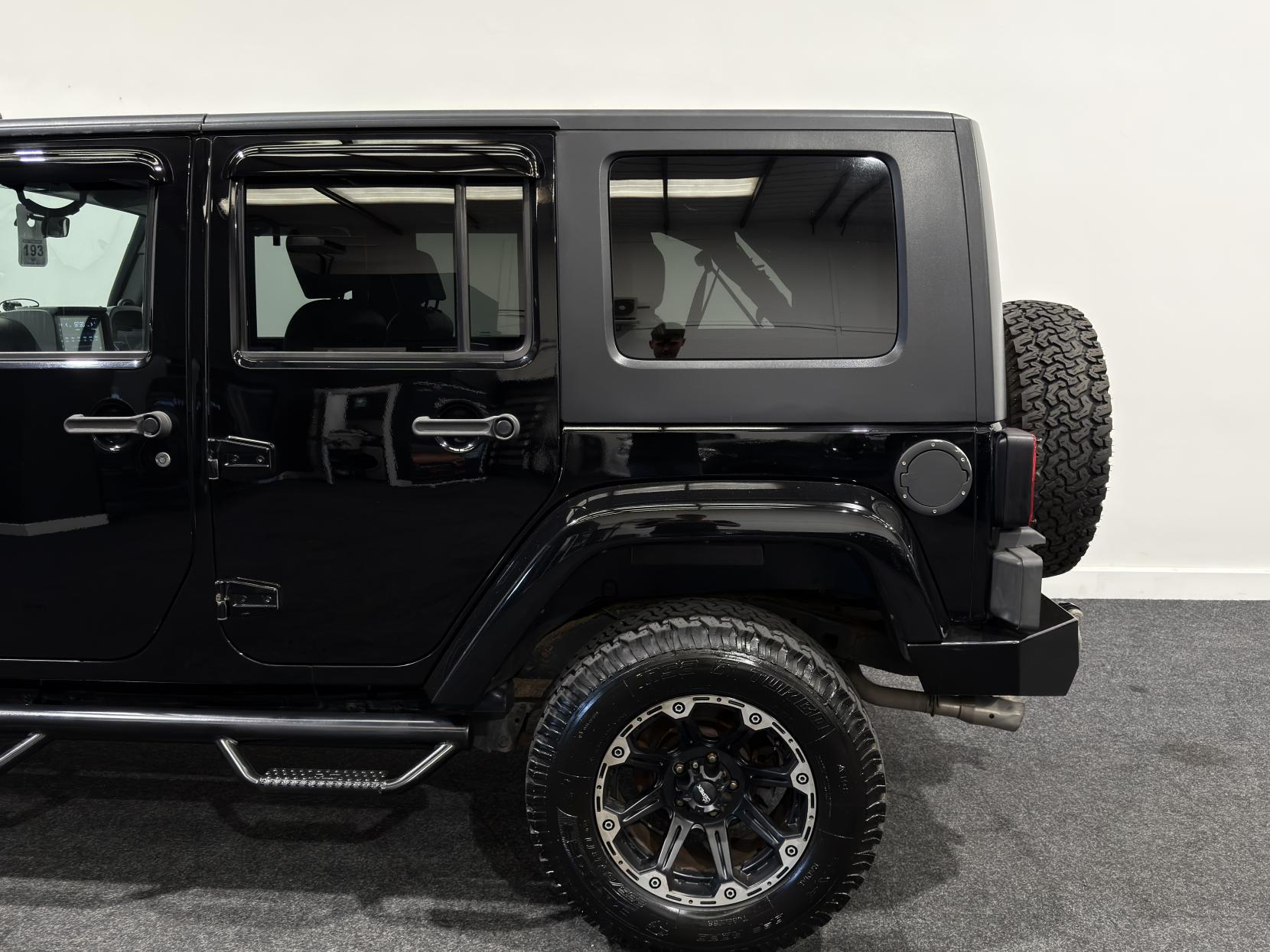 Jeep Wrangler 2.8 CRD Ultimate Unlimited SUV 4dr Diesel Auto 4WD Euro 4 (174 bhp)