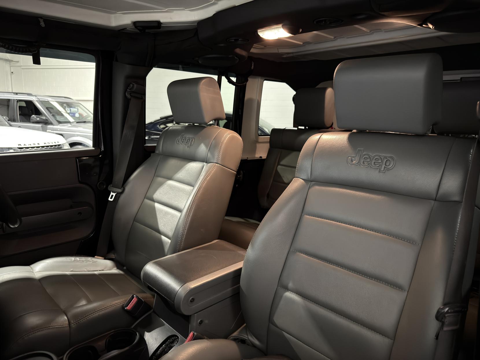 Jeep Wrangler 2.8 CRD Ultimate Unlimited SUV 4dr Diesel Auto 4WD Euro 4 (174 bhp)