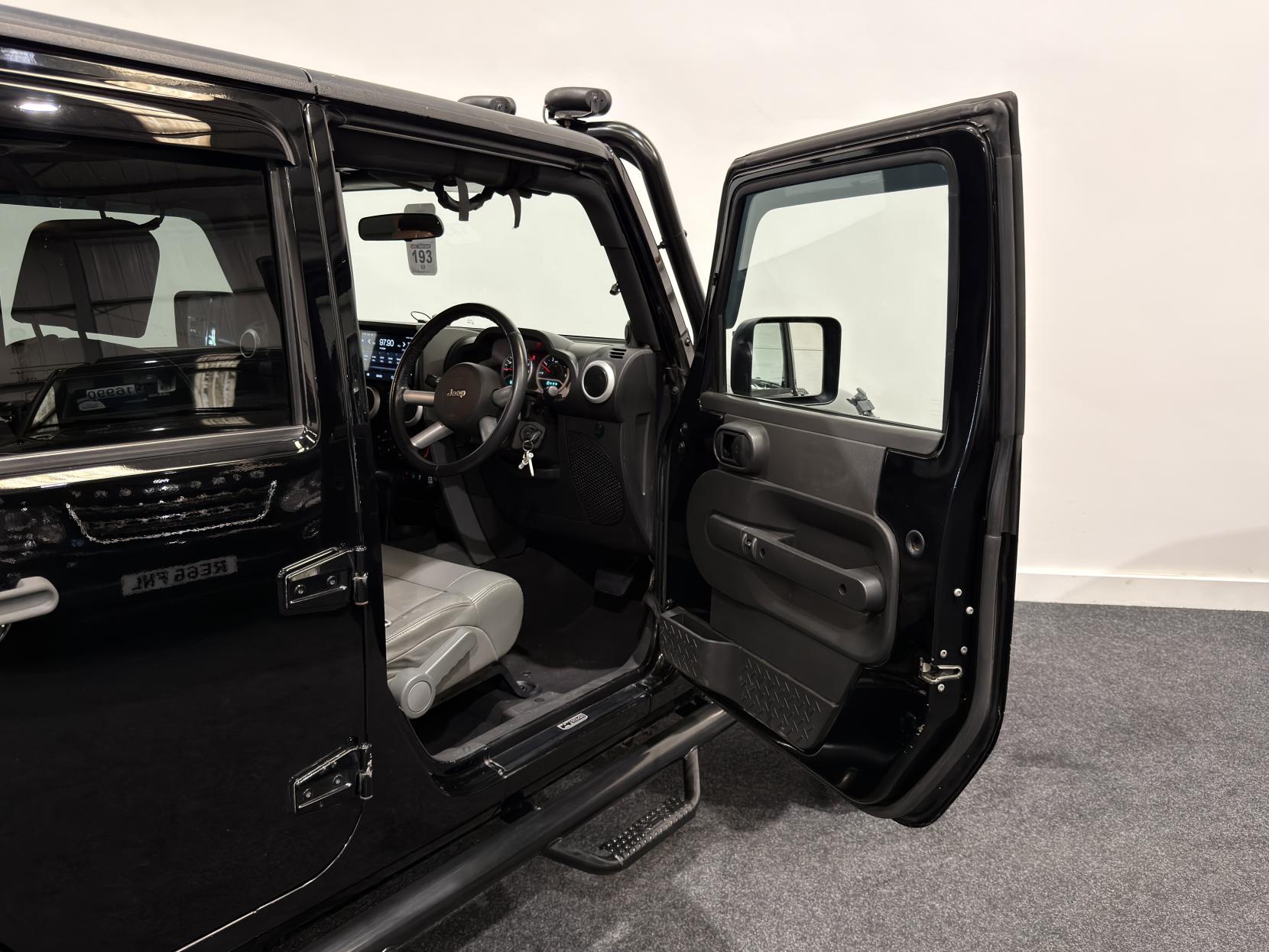 Jeep Wrangler 2.8 CRD Ultimate Unlimited SUV 4dr Diesel Auto 4WD Euro 4 (174 bhp)