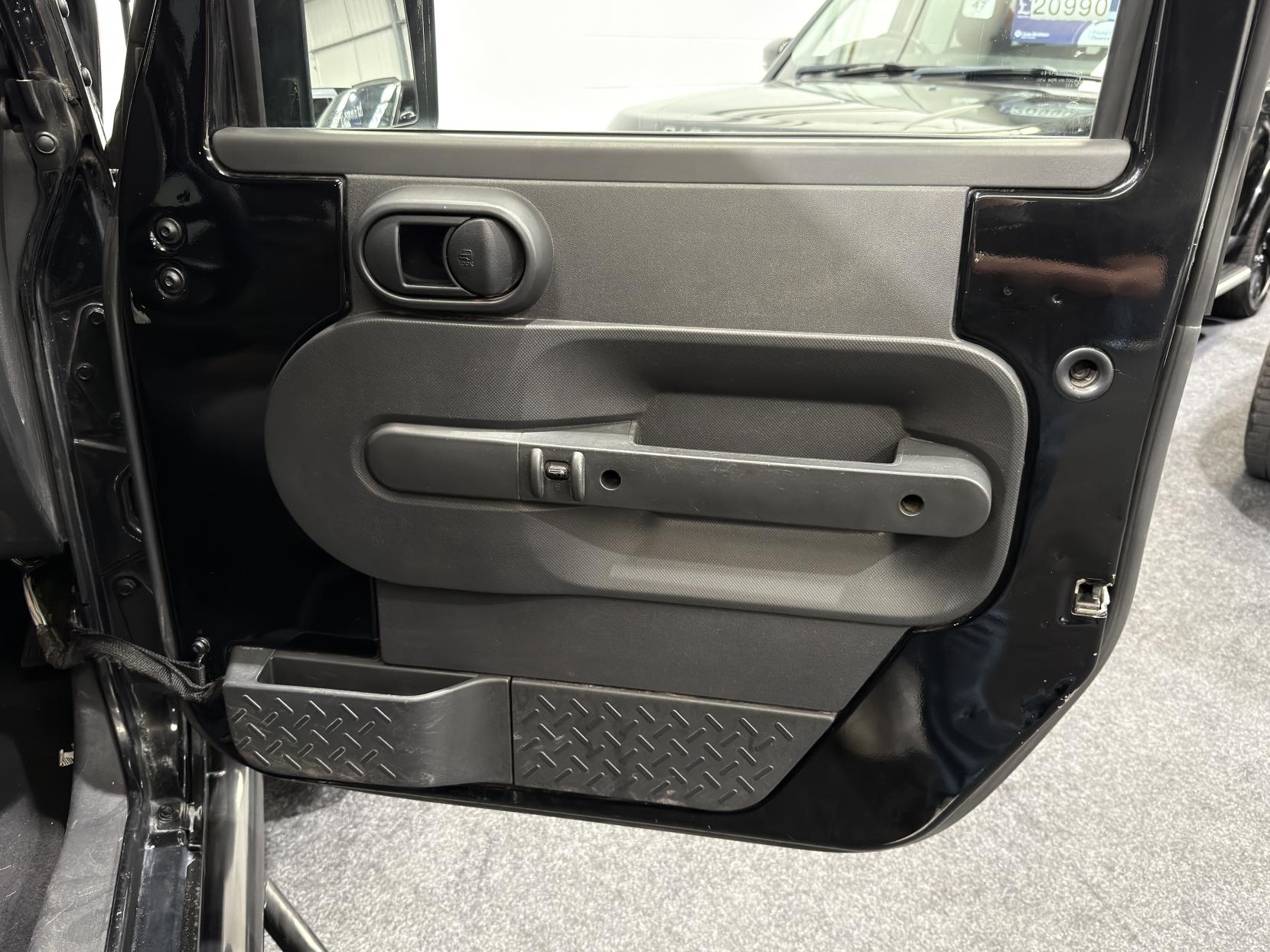 Jeep Wrangler 2.8 CRD Ultimate Unlimited SUV 4dr Diesel Auto 4WD Euro 4 (174 bhp)
