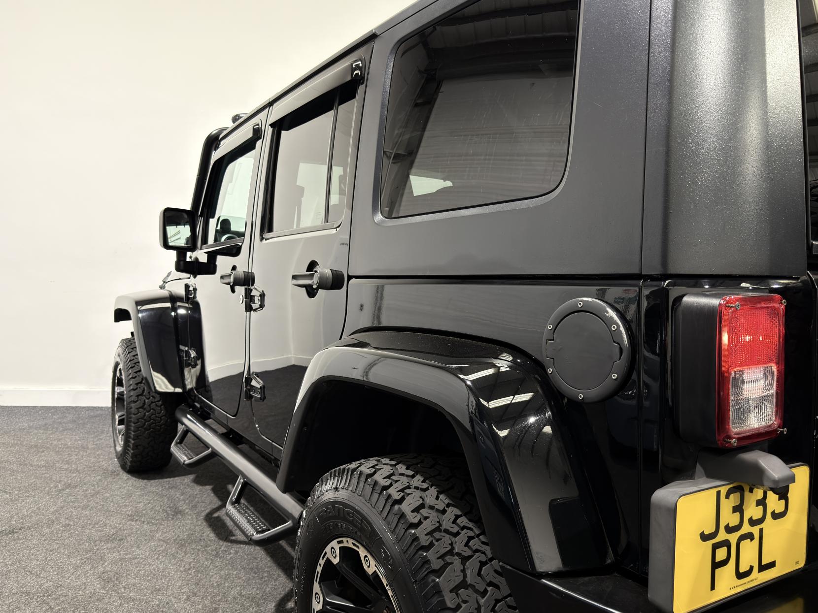 Jeep Wrangler 2.8 CRD Ultimate Unlimited SUV 4dr Diesel Auto 4WD Euro 4 (174 bhp)