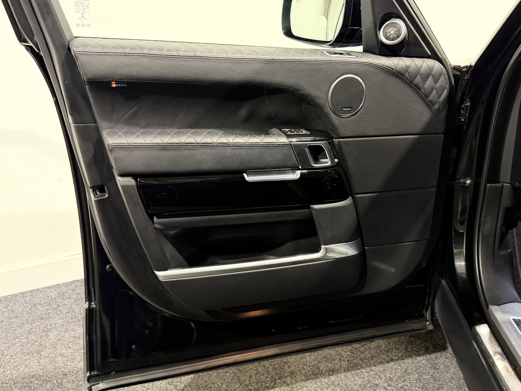 Land Rover Range Rover 5.0 V8 Autobiography SUV 5dr Petrol Auto 4WD Euro 5 (s/s) (510 ps)