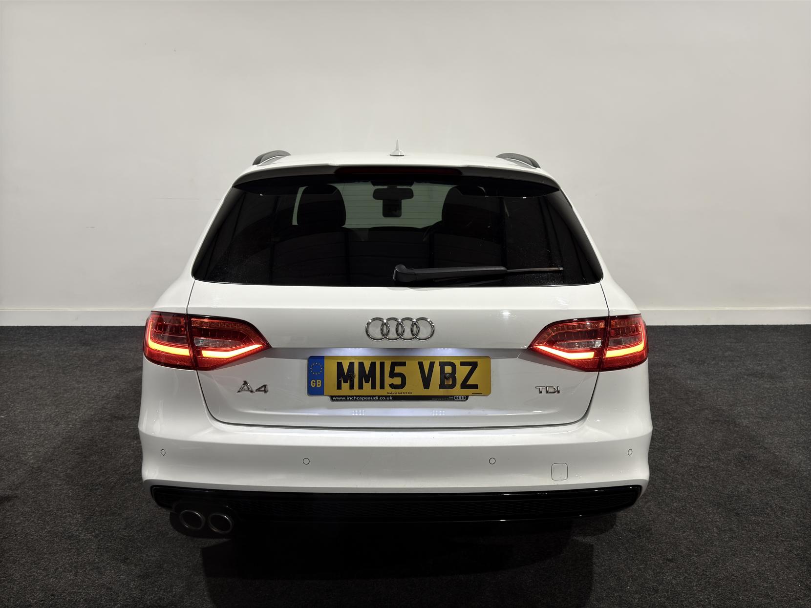 Audi A4 Avant 2.0 TDI Black Edition Estate 5dr Diesel Multitronic Euro 6 (s/s) (Nav) (190 ps)