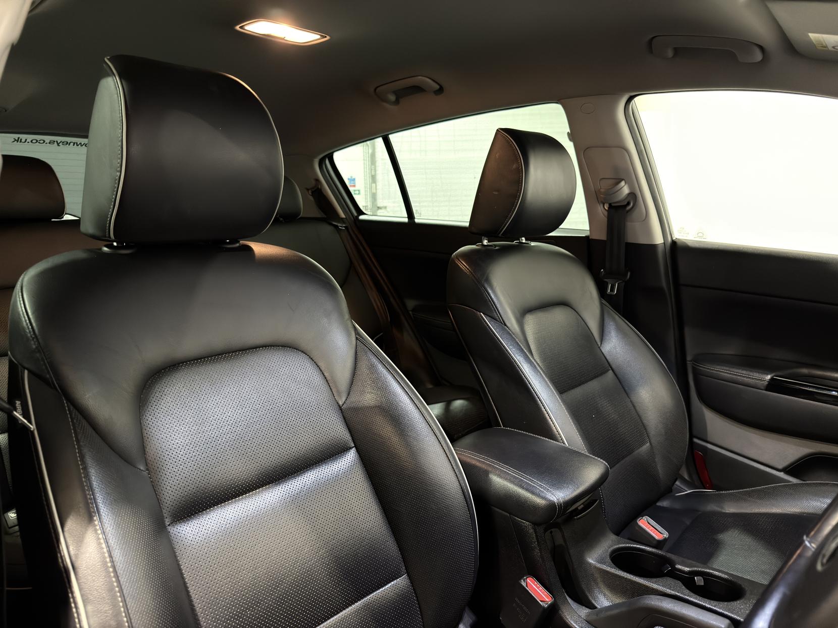 Kia Sportage 2.0 CRDi KX-3 SUV 5dr Diesel Auto AWD Euro 6 (134 bhp)