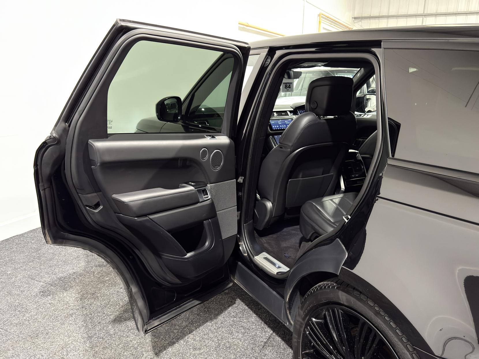 Land Rover Range Rover Sport 3.0 D300 MHEV HSE Dynamic Black SUV 5dr Diesel Auto 4WD Euro 6 (s/s) (300 ps)