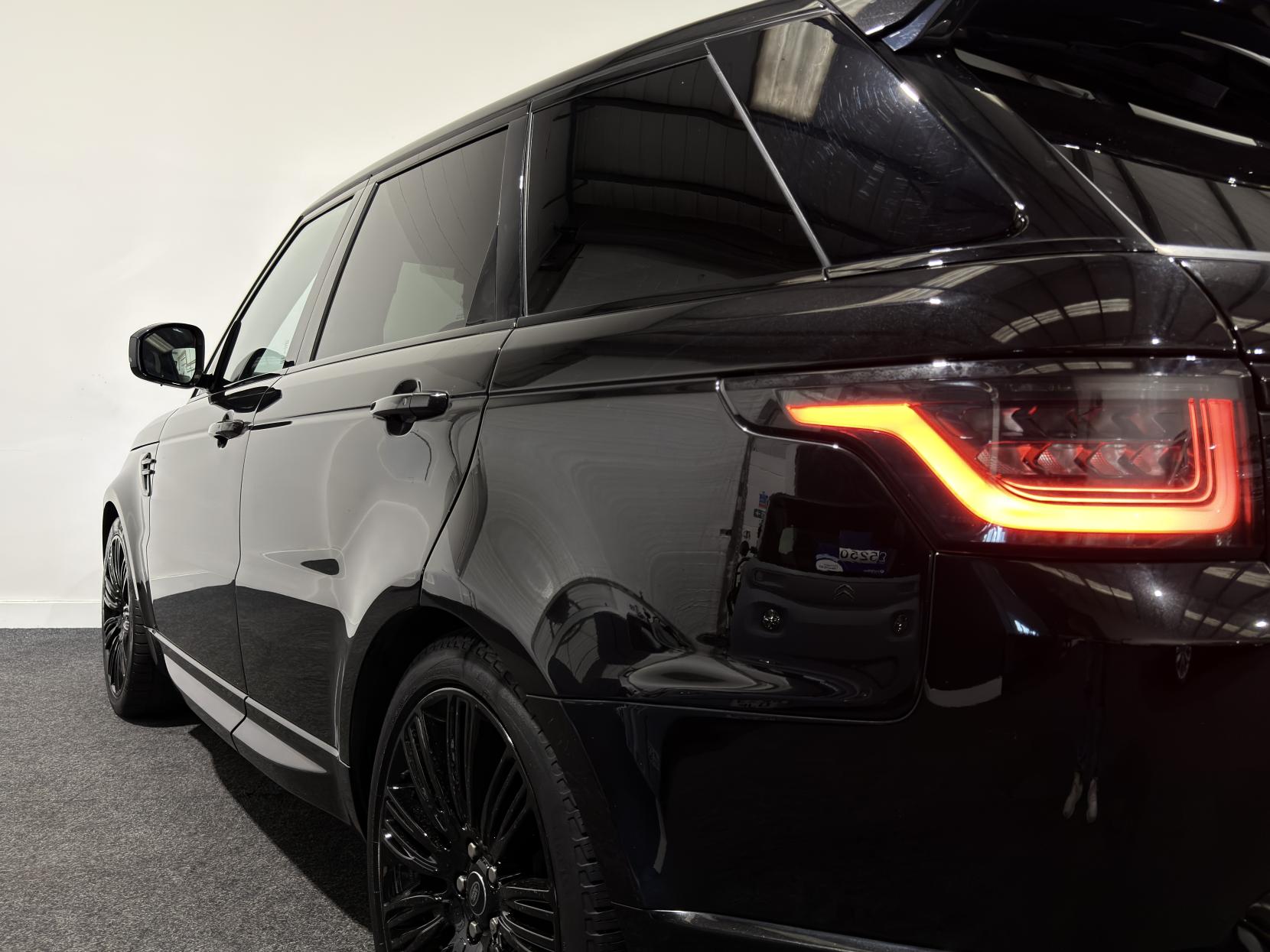Land Rover Range Rover Sport 3.0 D300 MHEV HSE Dynamic Black SUV 5dr Diesel Auto 4WD Euro 6 (s/s) (300 ps)