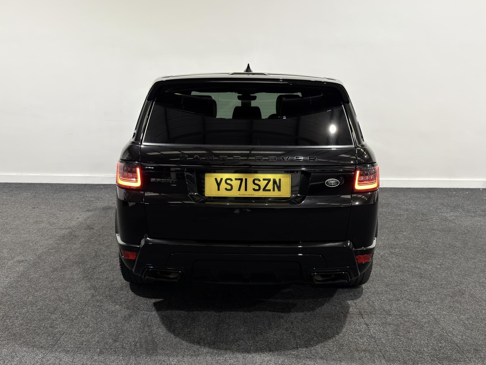 Land Rover Range Rover Sport 3.0 D300 MHEV HSE Dynamic Black SUV 5dr Diesel Auto 4WD Euro 6 (s/s) (300 ps)