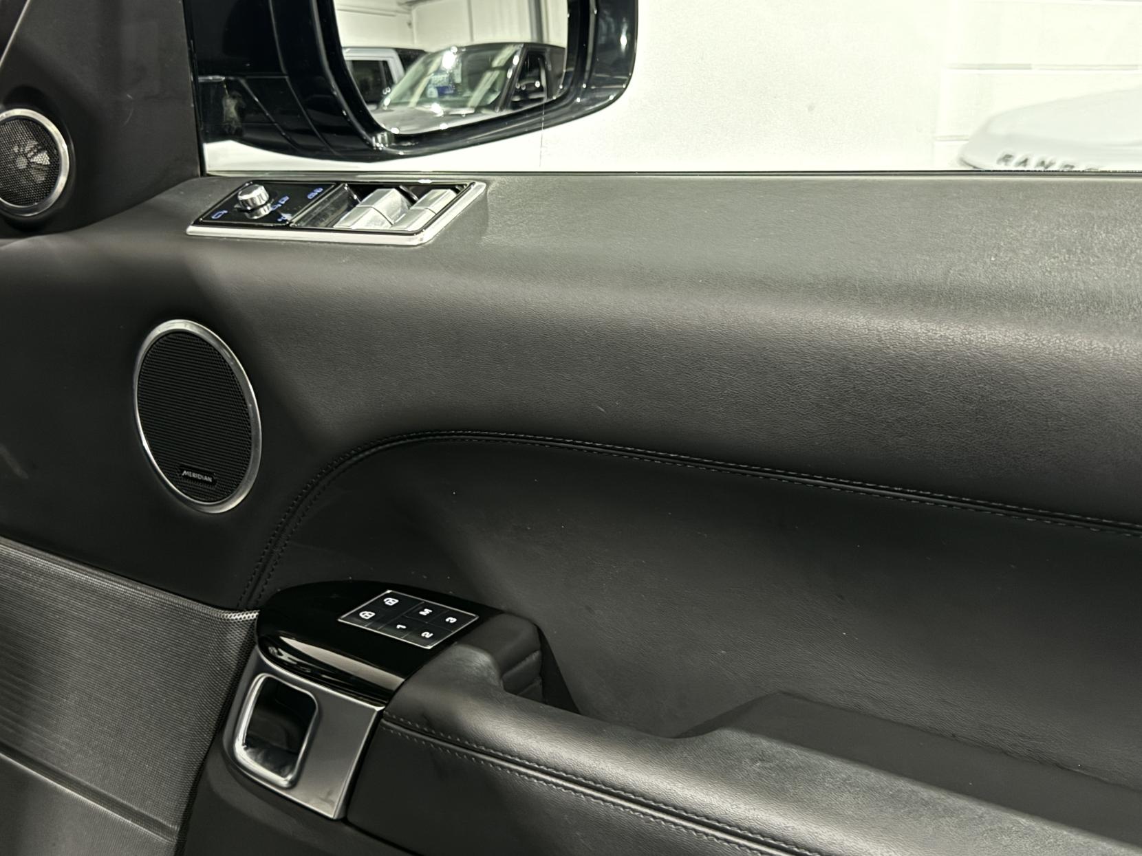 Land Rover Range Rover Sport 3.0 D300 MHEV HSE Dynamic Black SUV 5dr Diesel Auto 4WD Euro 6 (s/s) (300 ps)