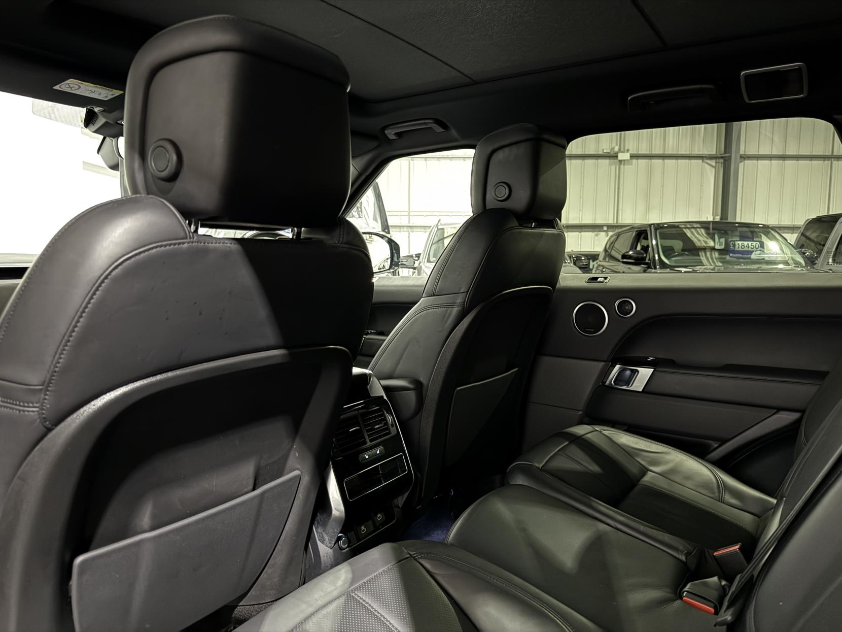 Land Rover Range Rover Sport 3.0 D300 MHEV HSE Dynamic Black SUV 5dr Diesel Auto 4WD Euro 6 (s/s) (300 ps)