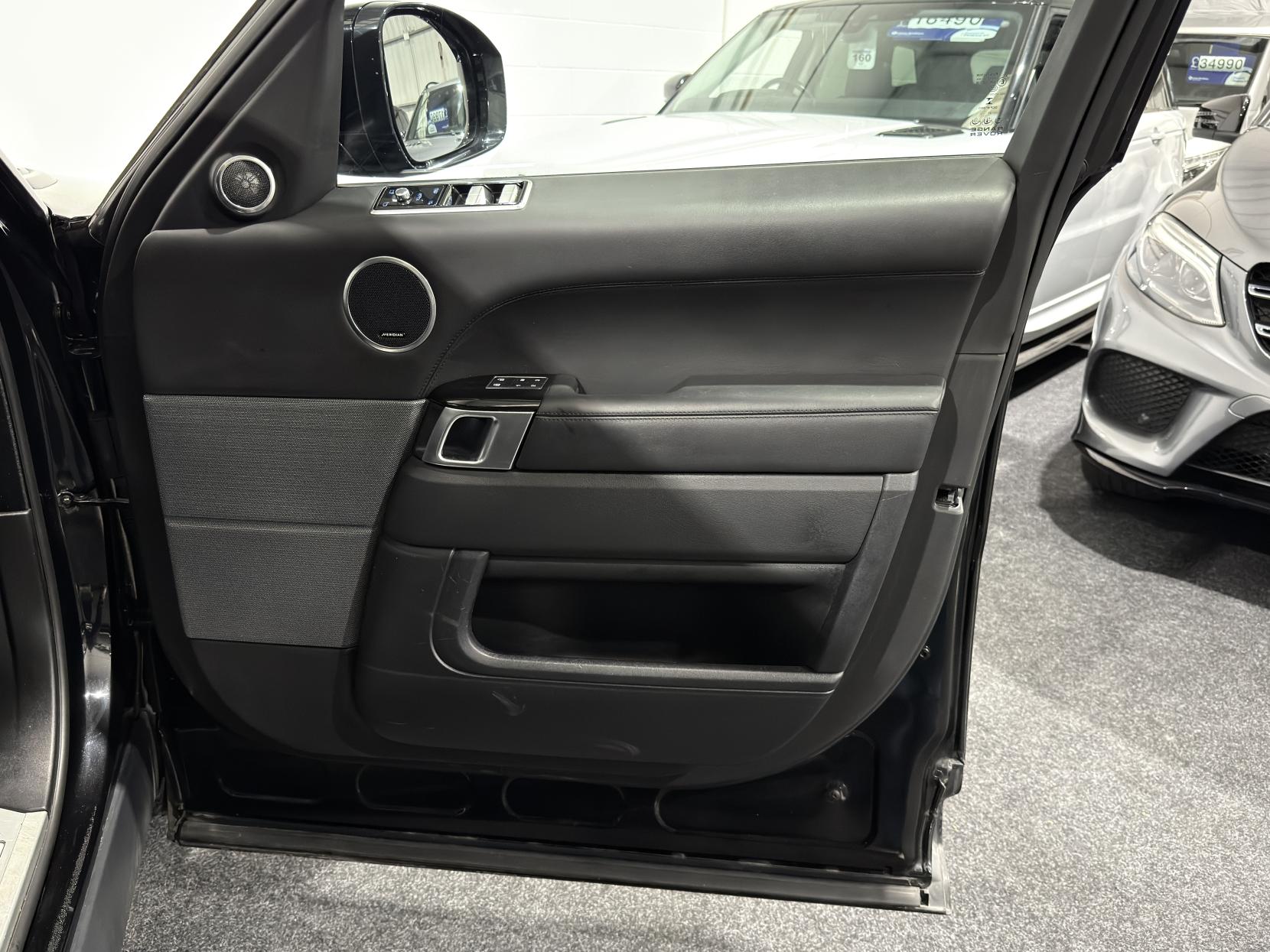 Land Rover Range Rover Sport 3.0 D300 MHEV HSE Dynamic Black SUV 5dr Diesel Auto 4WD Euro 6 (s/s) (300 ps)