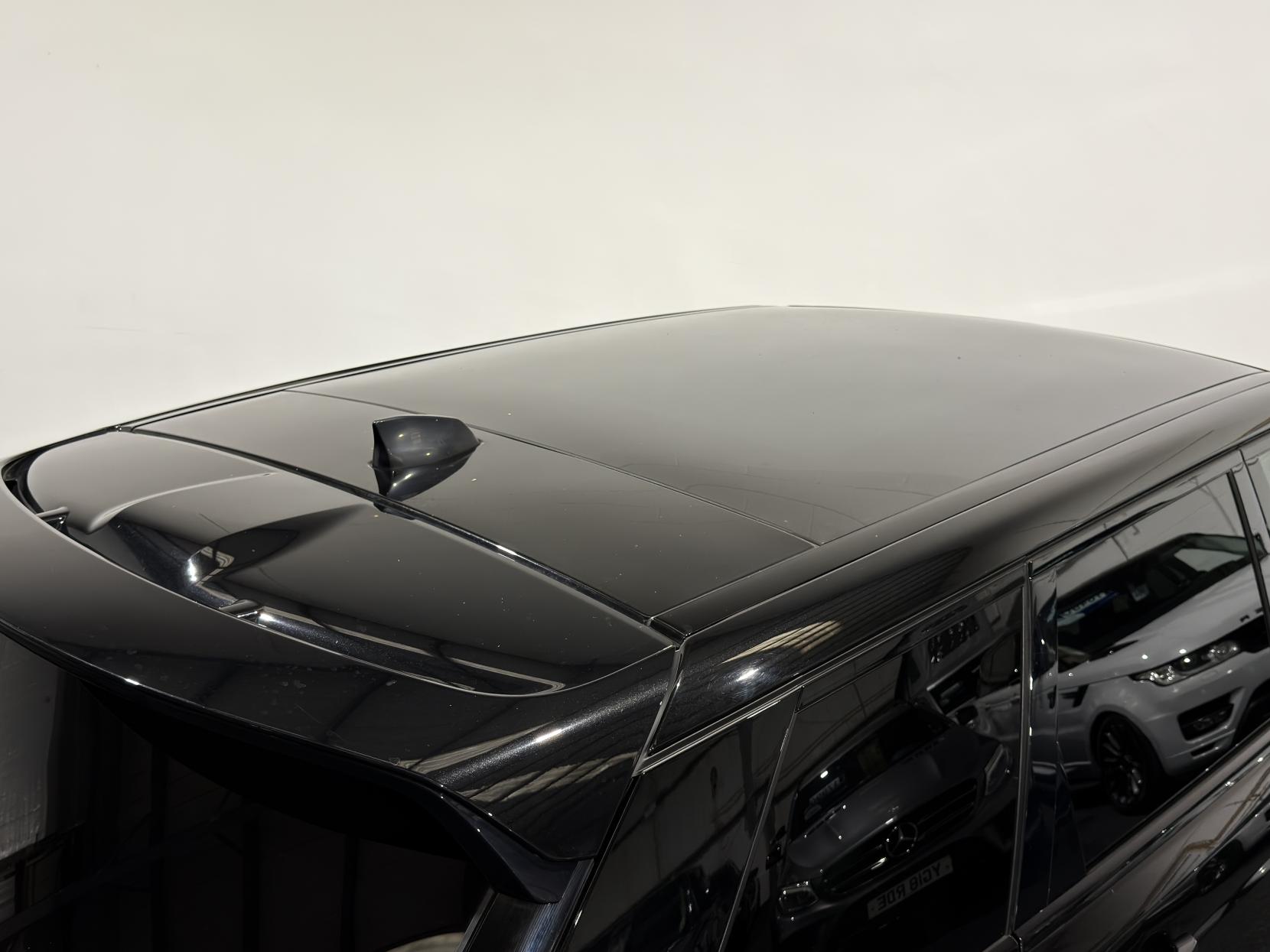 Land Rover Range Rover Sport 3.0 D300 MHEV HSE Dynamic Black SUV 5dr Diesel Auto 4WD Euro 6 (s/s) (300 ps)