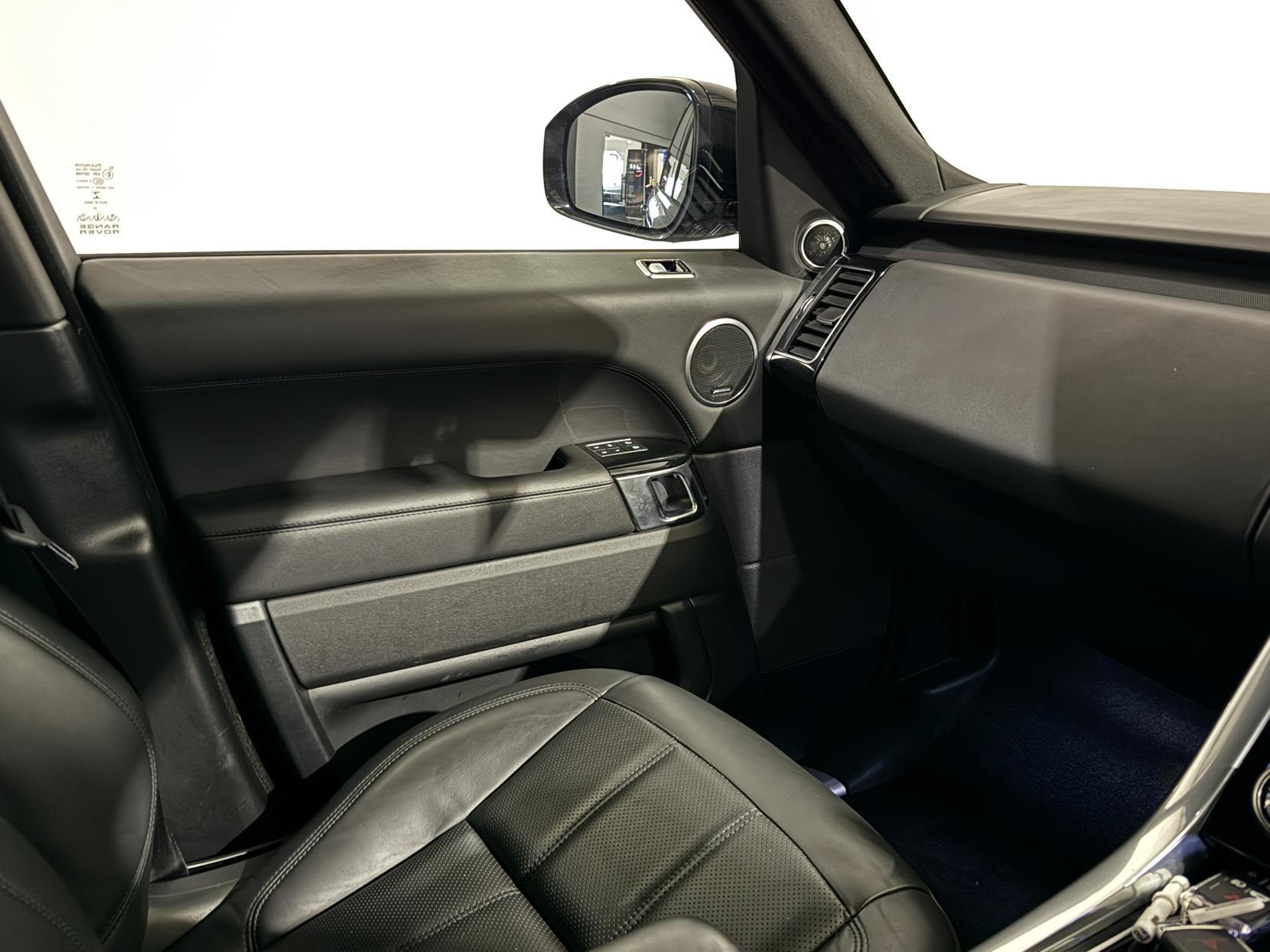 Land Rover Range Rover Sport 3.0 D300 MHEV HSE Dynamic Black SUV 5dr Diesel Auto 4WD Euro 6 (s/s) (300 ps)