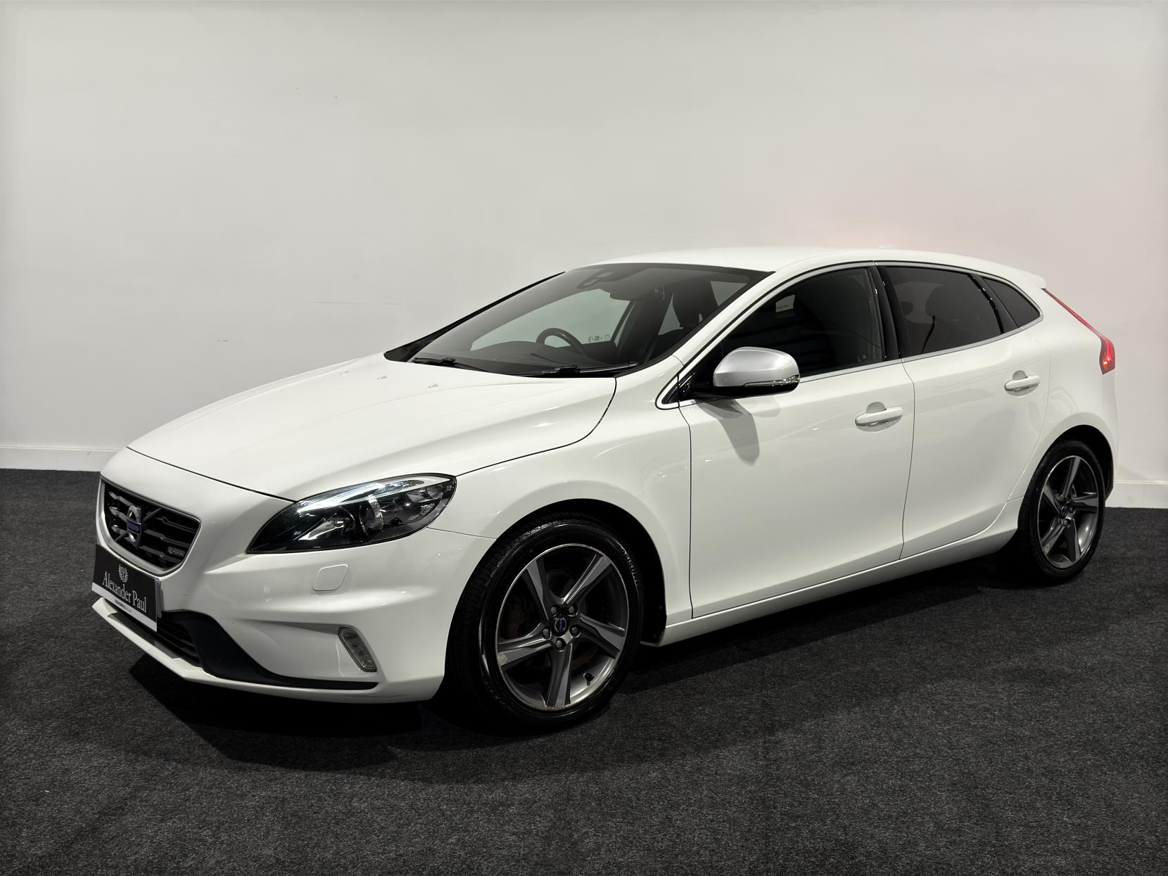 Volvo V40 1.6 D2 R-Design Lux Nav Hatchback 5dr Diesel Manual Euro 5 (s/s) (115 ps)