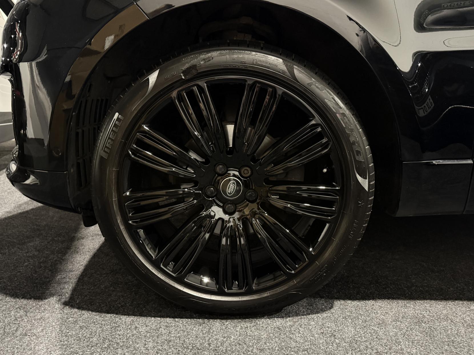 Land Rover Range Rover Sport 3.0 SD V6 Autobiography Dynamic SUV 5dr Diesel Auto 4WD Euro 6 (s/s) (306 ps)