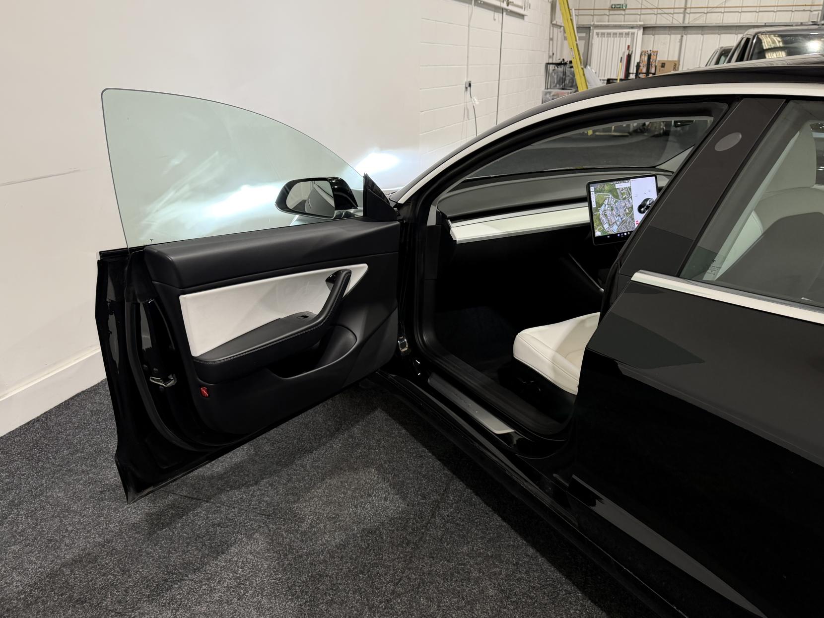 Tesla Model 3 (Dual Motor) Performance Saloon 4dr Electric Auto 4WDE (Performance Upgrade) (449 bhp)