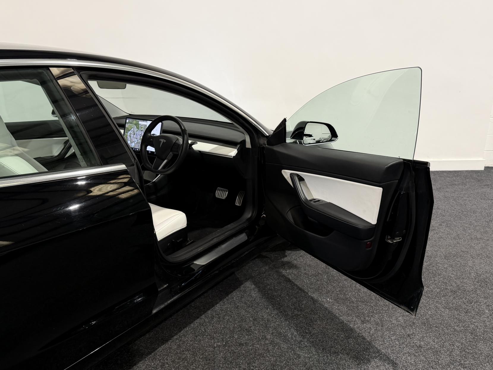 Tesla Model 3 (Dual Motor) Performance Saloon 4dr Electric Auto 4WDE (Performance Upgrade) (449 bhp)