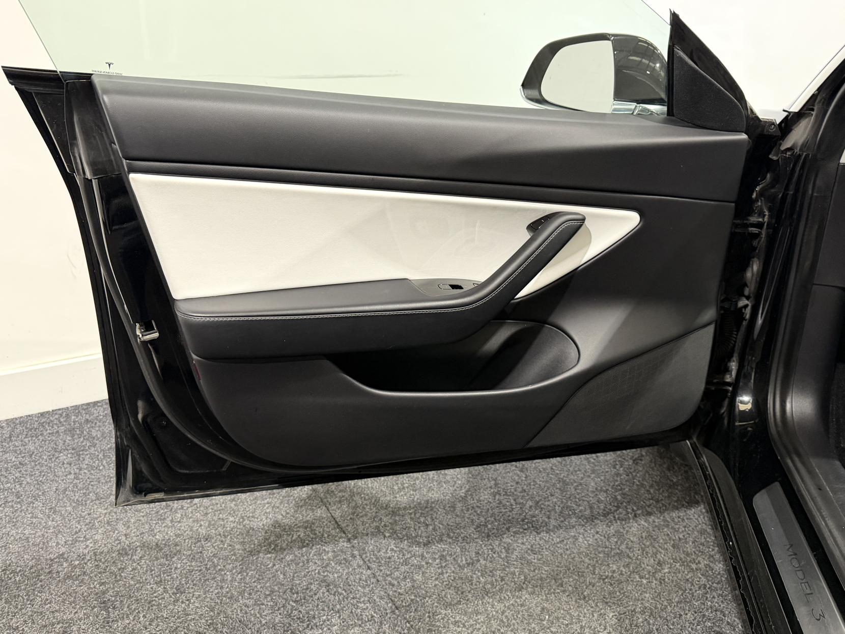 Tesla Model 3 (Dual Motor) Performance Saloon 4dr Electric Auto 4WDE (Performance Upgrade) (449 bhp)