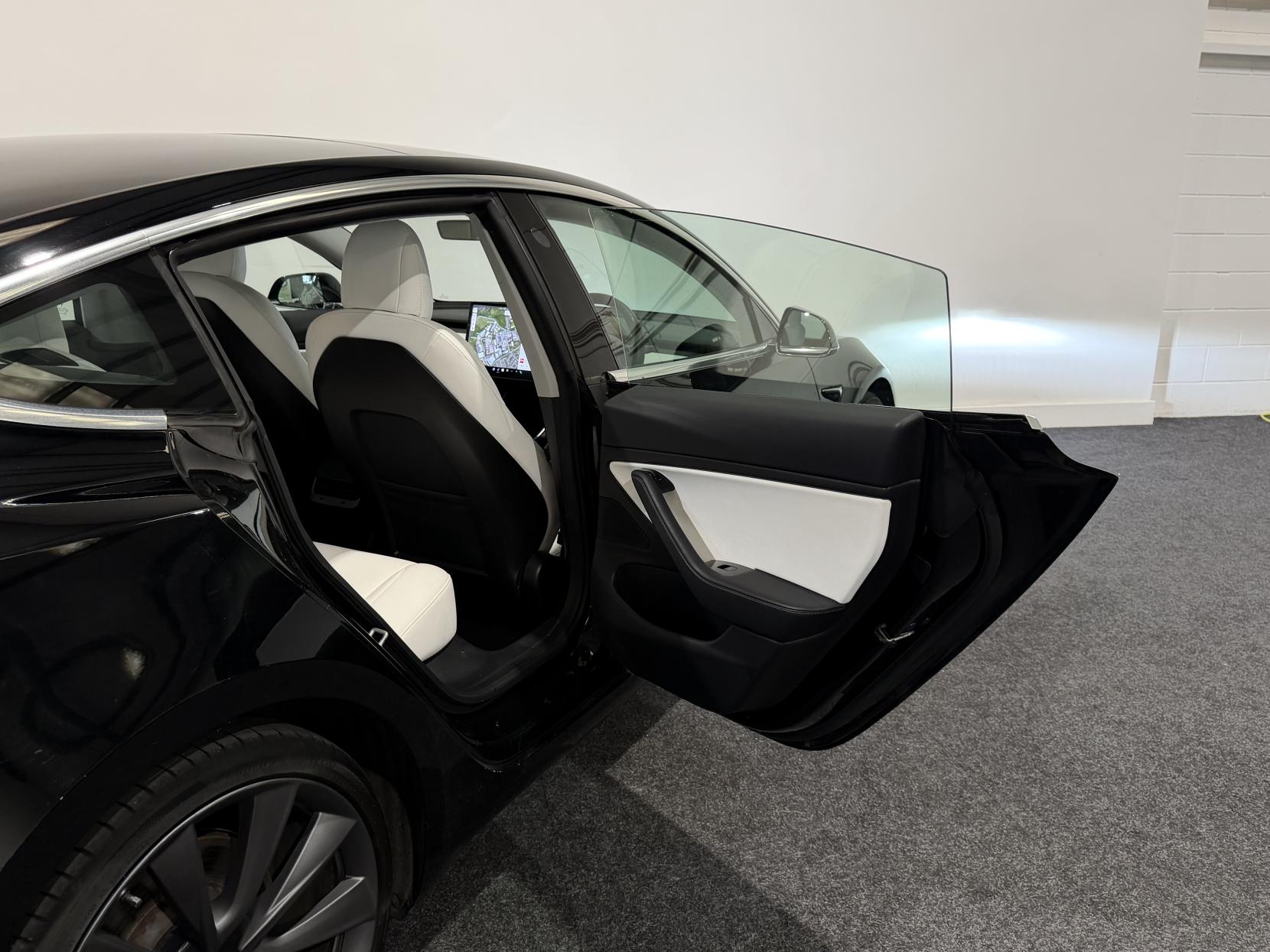 Tesla Model 3 (Dual Motor) Performance Saloon 4dr Electric Auto 4WDE (Performance Upgrade) (449 bhp)