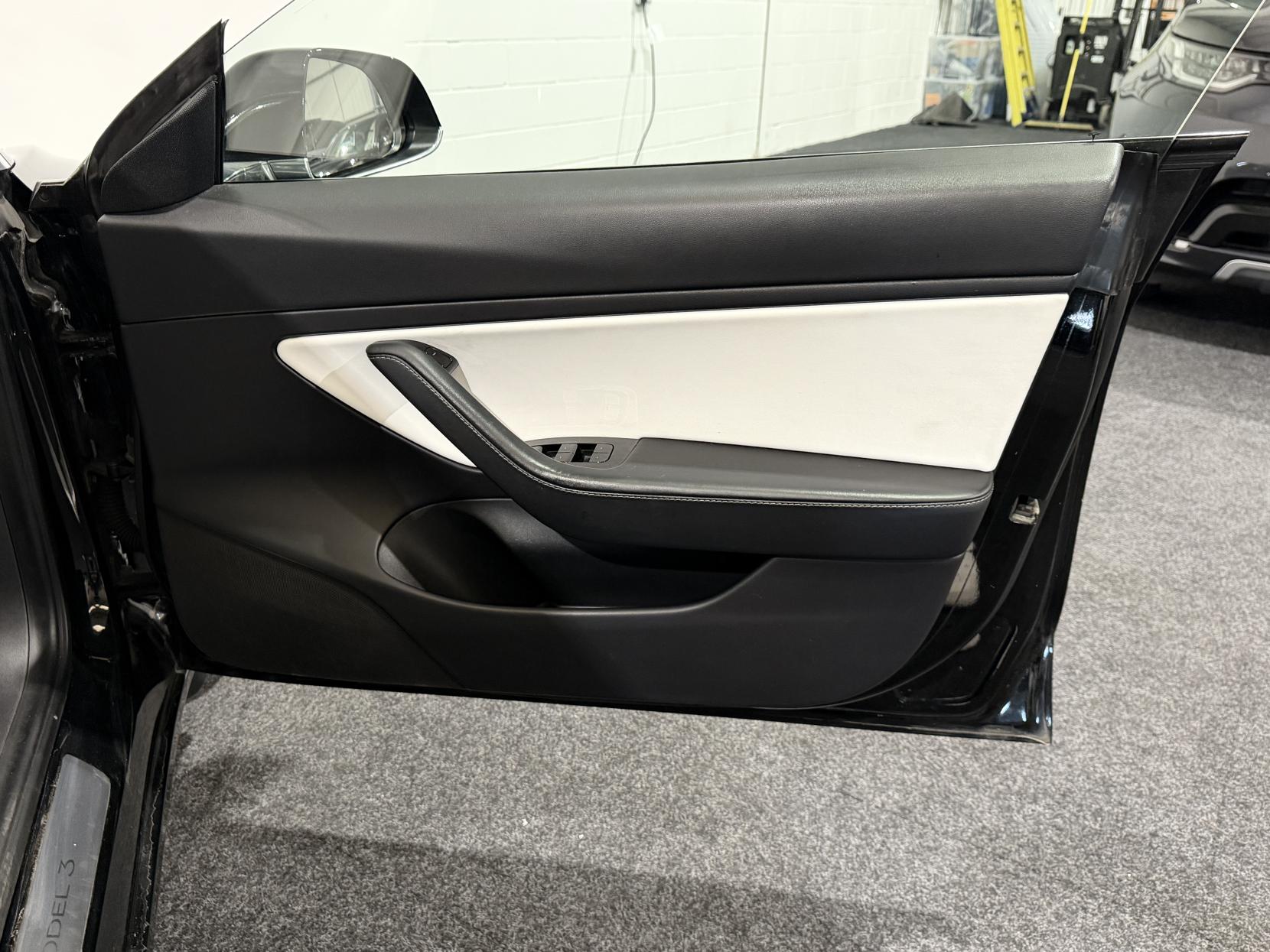 Tesla Model 3 (Dual Motor) Performance Saloon 4dr Electric Auto 4WDE (Performance Upgrade) (449 bhp)